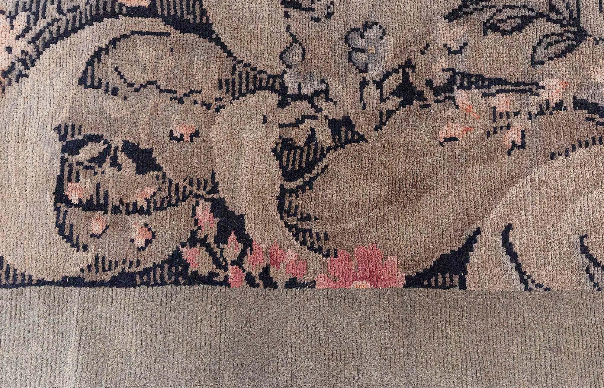 Savonnerie française (taille ajustée) Doris Leslie Blau Bon état - En vente à New York, NY
