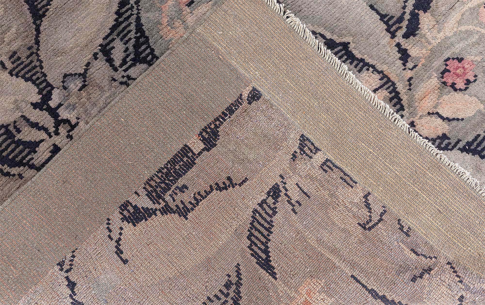 Savonnerie française (taille ajustée) Doris Leslie Blau en vente 1