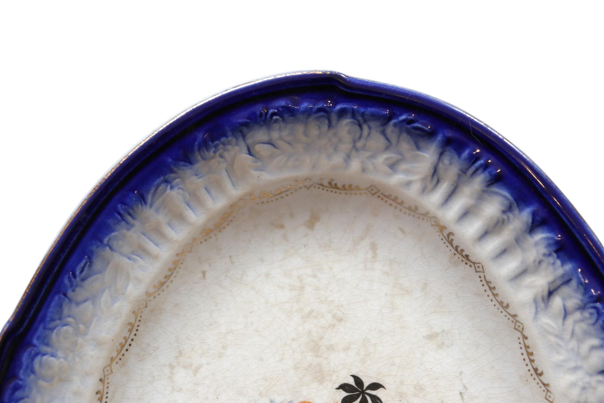 XX secolo French Saxon China Co. Piatto piccolo in ceramica in vendita