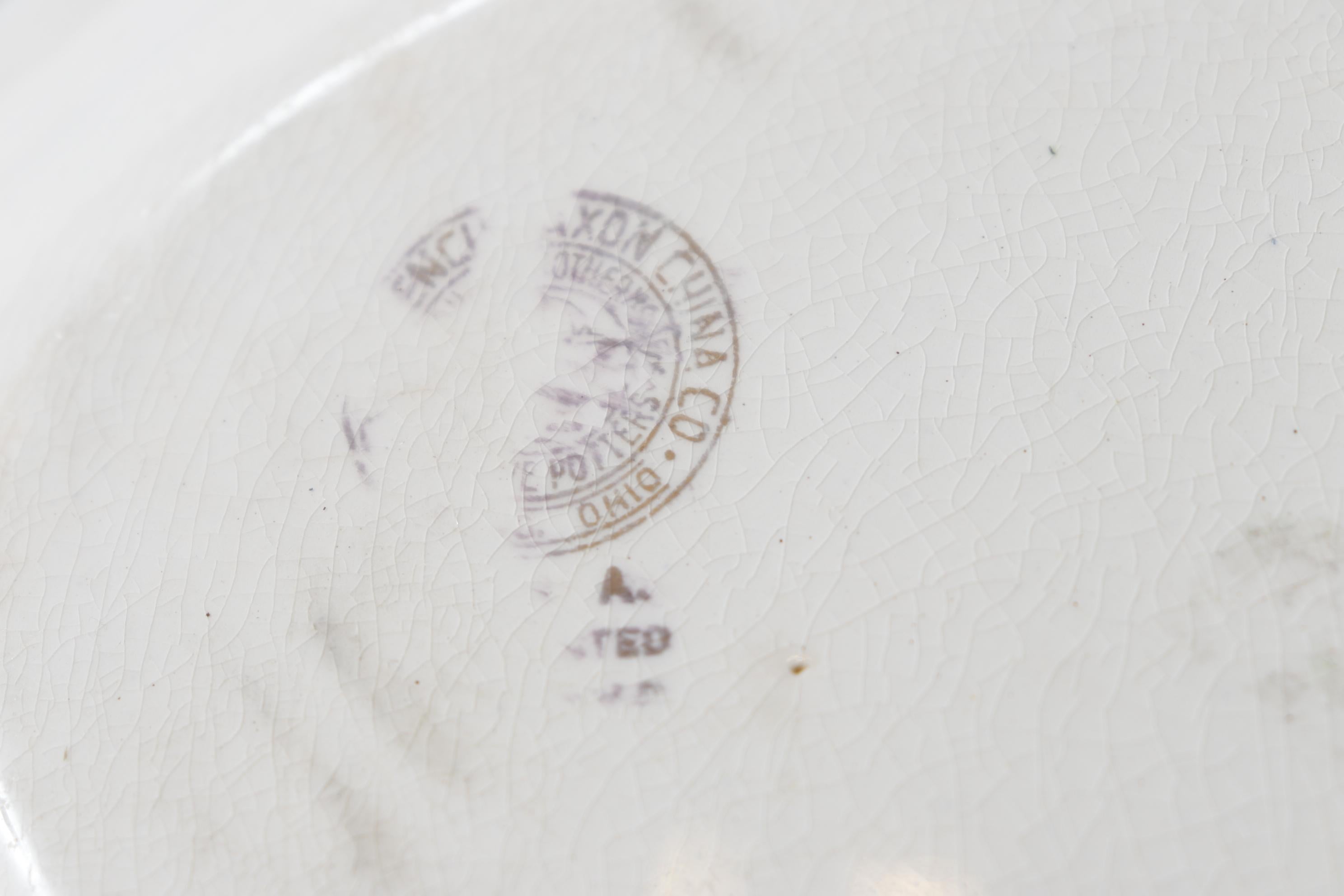 French Saxon China Co. Piatto piccolo in ceramica in vendita 1