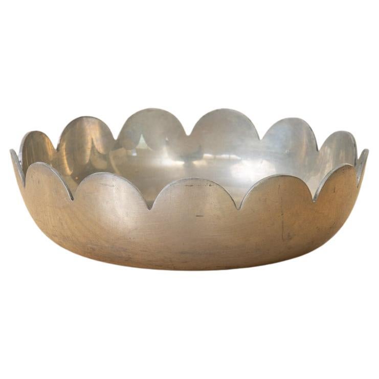 French Scalloped Silver Bowl im Angebot