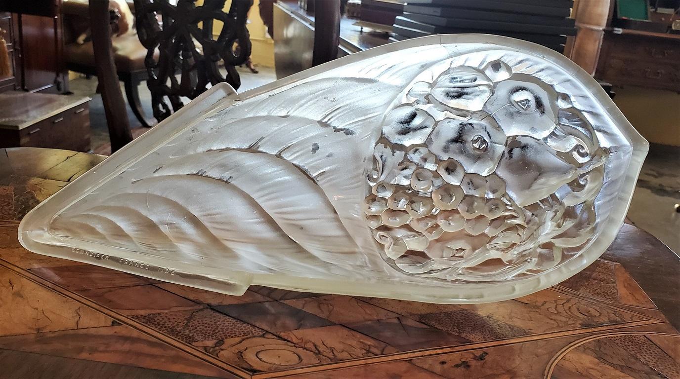 Vetro artistico Eccezionale lampadario francese Art Deco di Charles Schneider in vendita