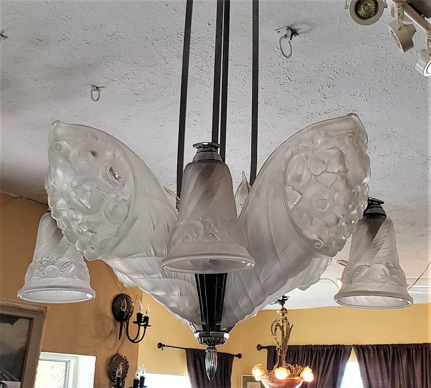 French Schneider Art Deco Chandelier For Sale 3