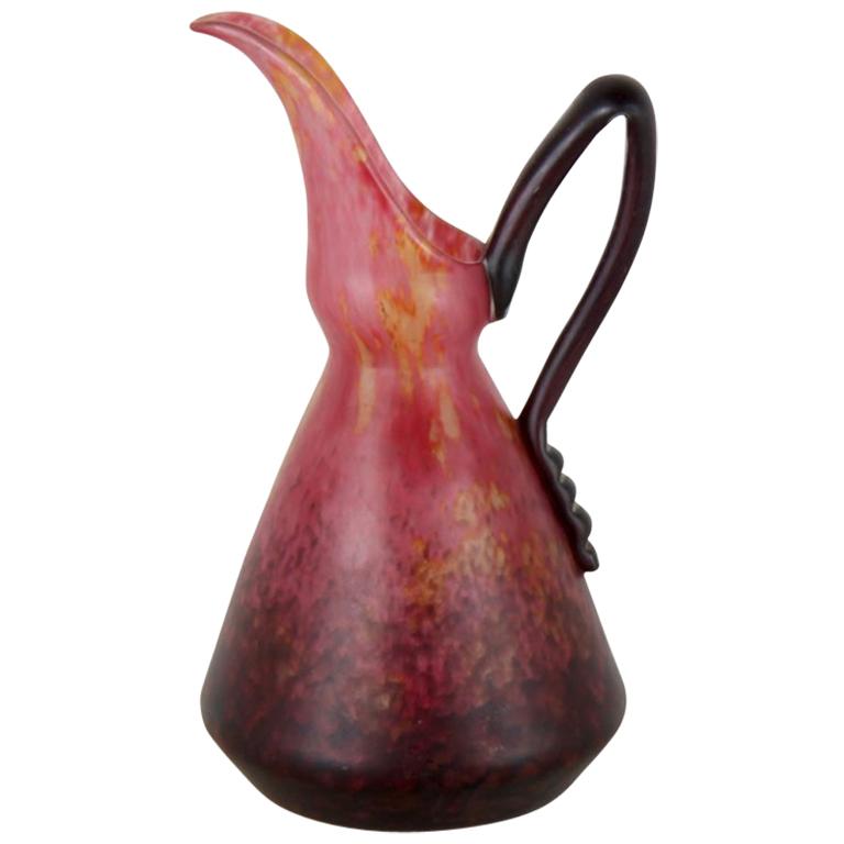 Aiguière en verre d'art française Schneider en vente