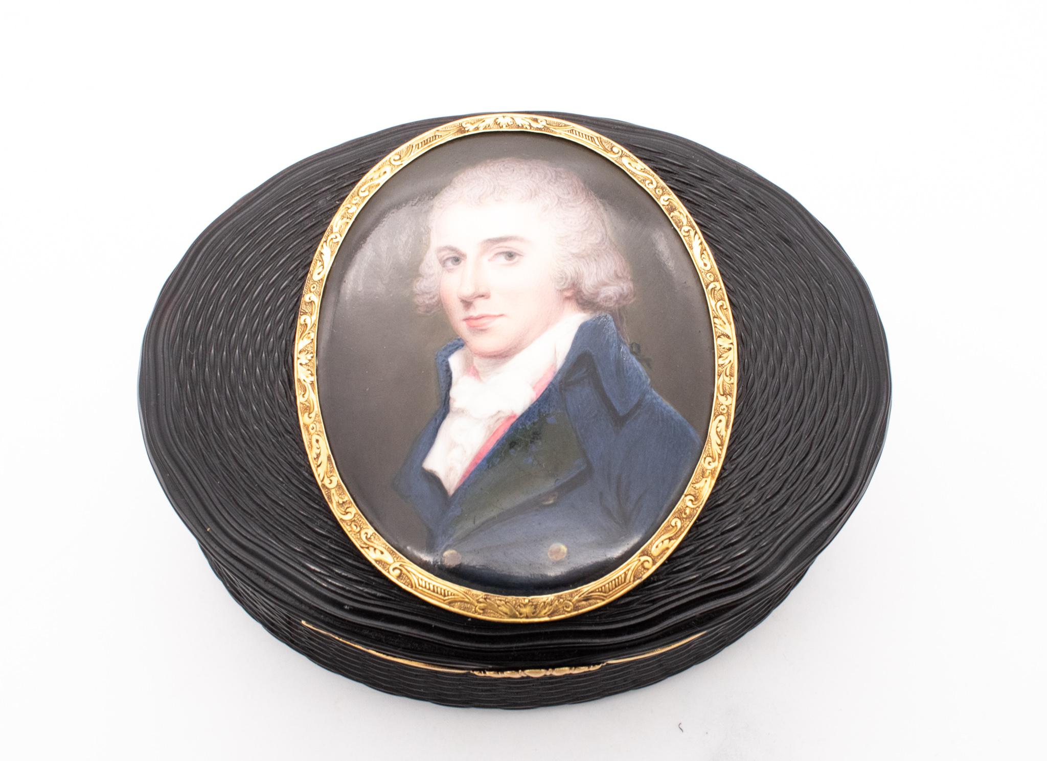 French School 1790 Louis XVI Oval Snuff Box in 18kt Gold with Miniature Portrait In Excellent Condition For Sale In Miami, FL