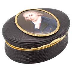 French School 1790 Louis XVI Oval Snuff Box in 18kt Gold with Miniature Portrait