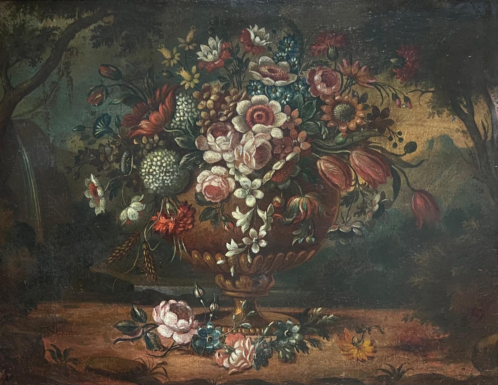 Natura morta barocca del XVIII secolo con fiori e composizione floreale in un'urna ornata - Painting di French School