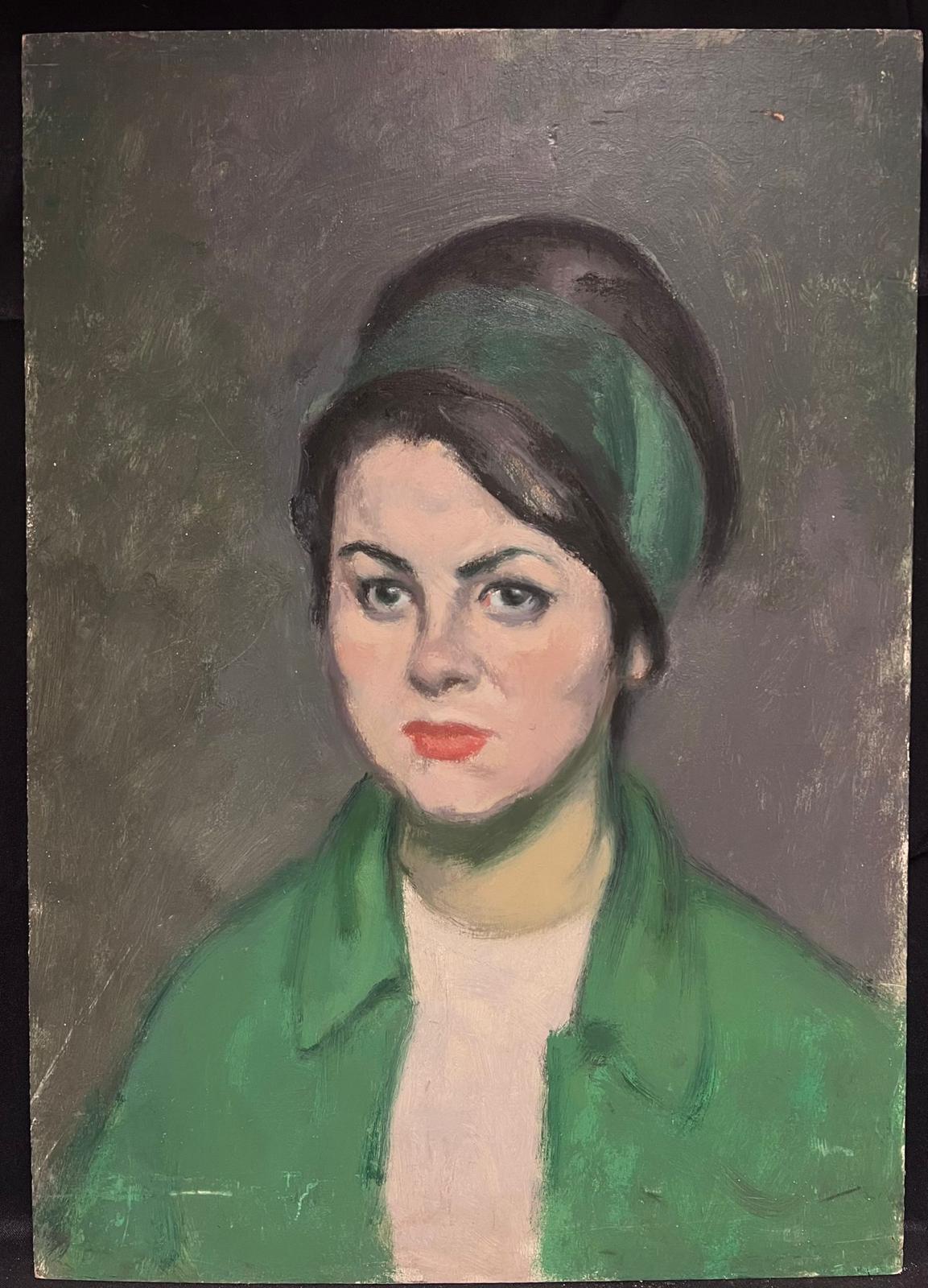 Pittura a olio francese del 1950, metà secolo, Ritratto di giovane donna con giacca verde - Painting di French School