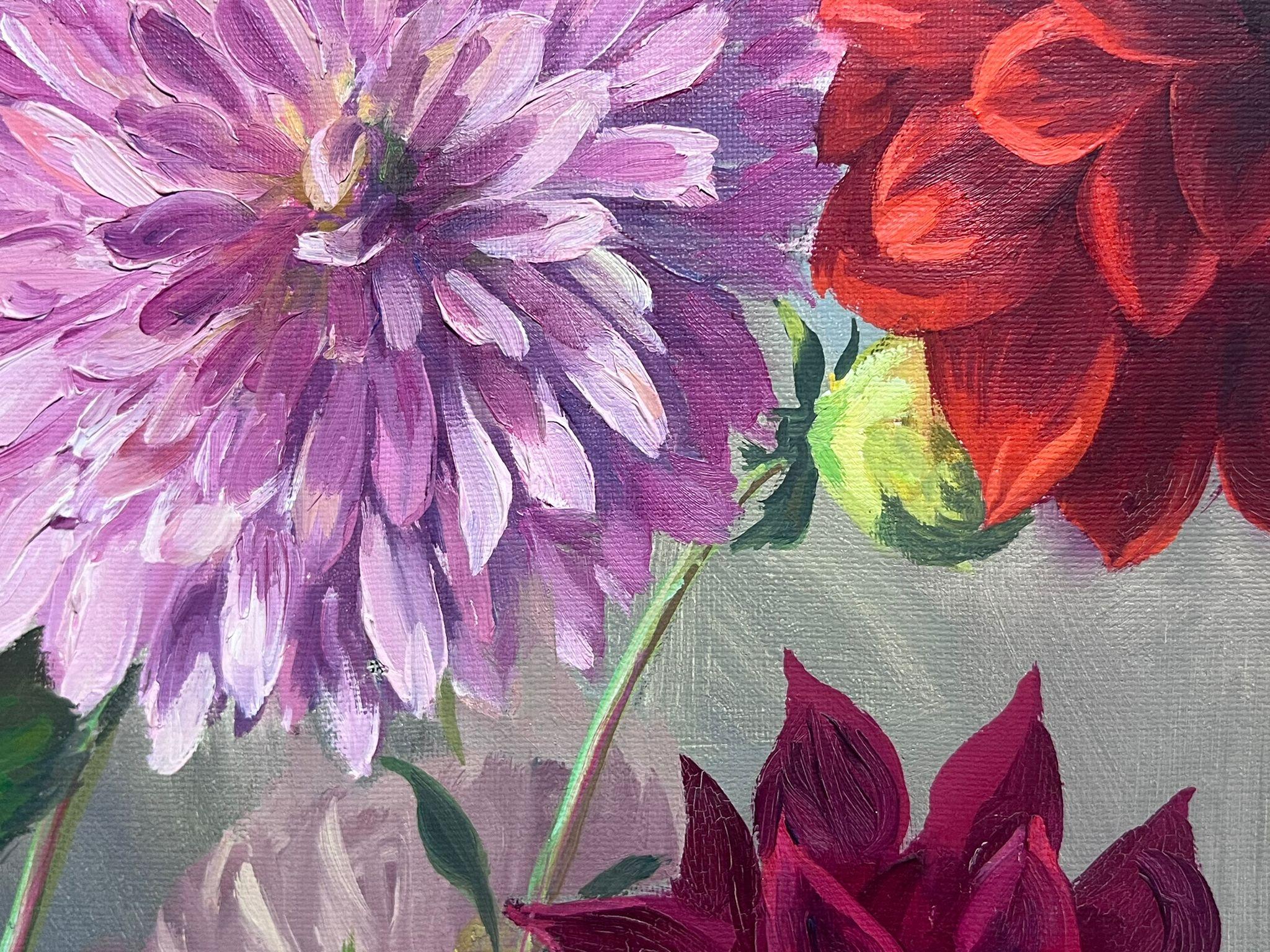 Pittura a olio francese degli anni '60, grande, Fiori di crisantemo rosa, Natura morta incorniciata - Painting Moderno di French School