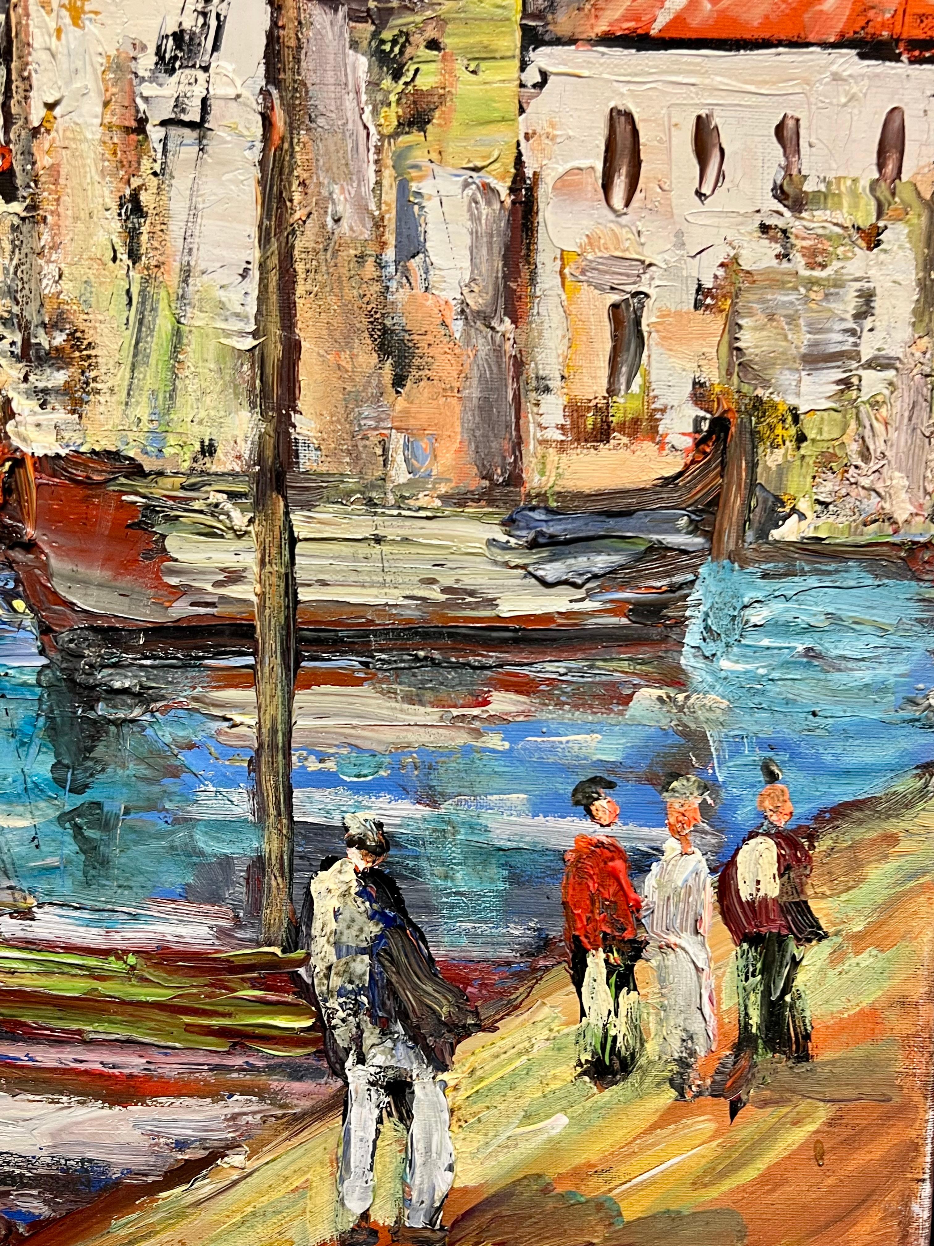 Scène de port méditerranéen français des années 1970 Village côtier vibrant Bateaux Figures en vente 1