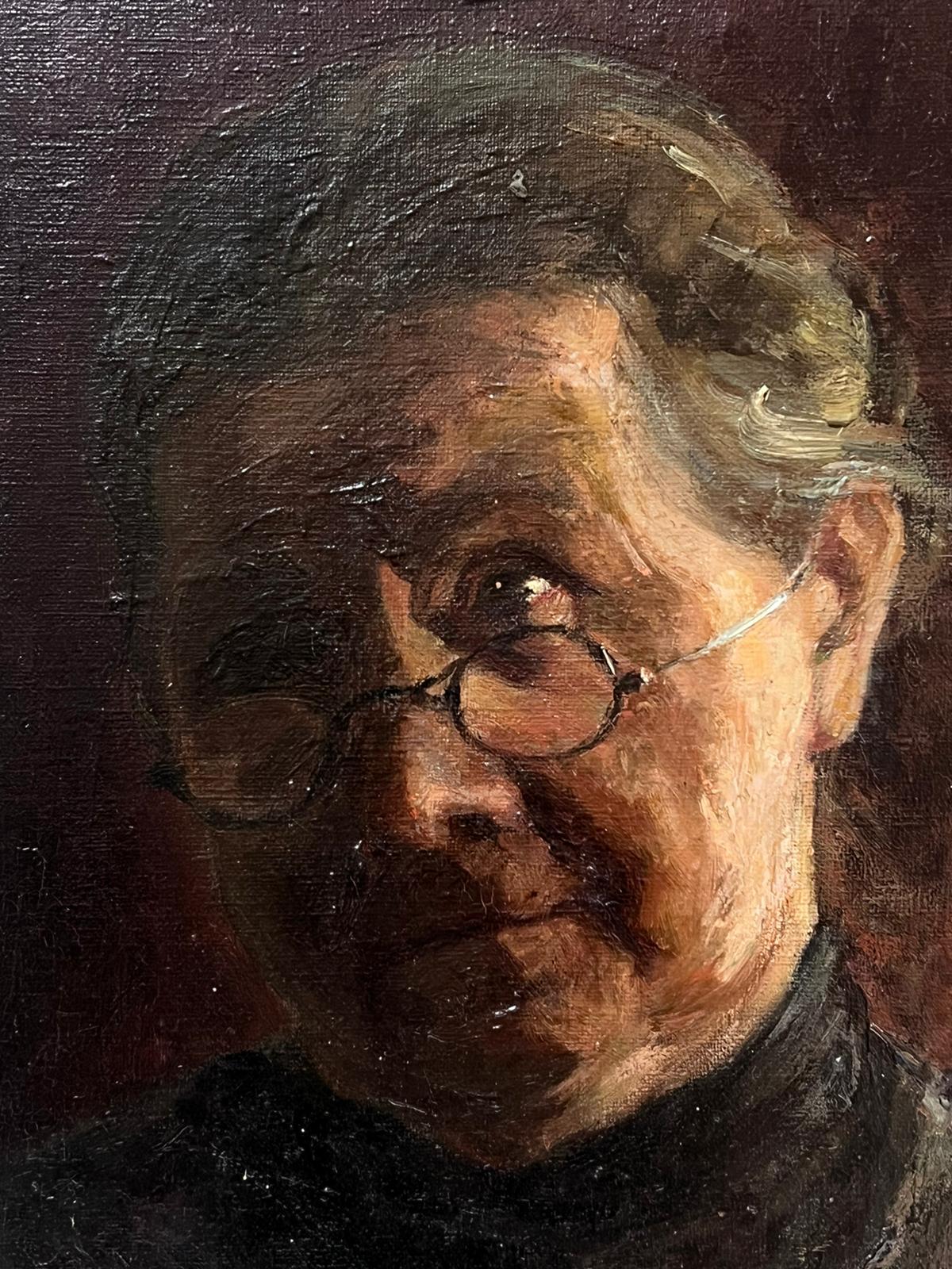 Antique French, dipinto a olio con firma, ritratto di anziana signora con occhiali - Figurative Painting Nero di French School