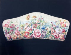 Magnifique ensemble floral avec fleurs évasées dans une composition en forme d'éventail