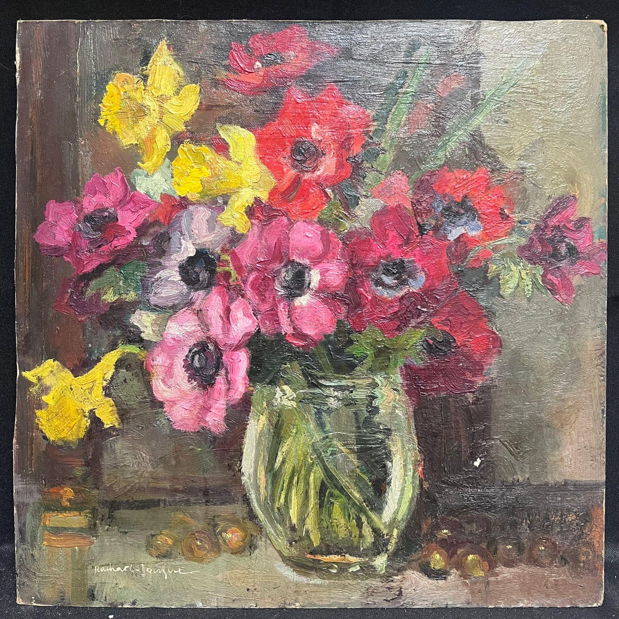 Natura morta floreale di anemoni luminosi in vaso di vetro Pittura ad olio della metà del XX secolo - Painting di French School
