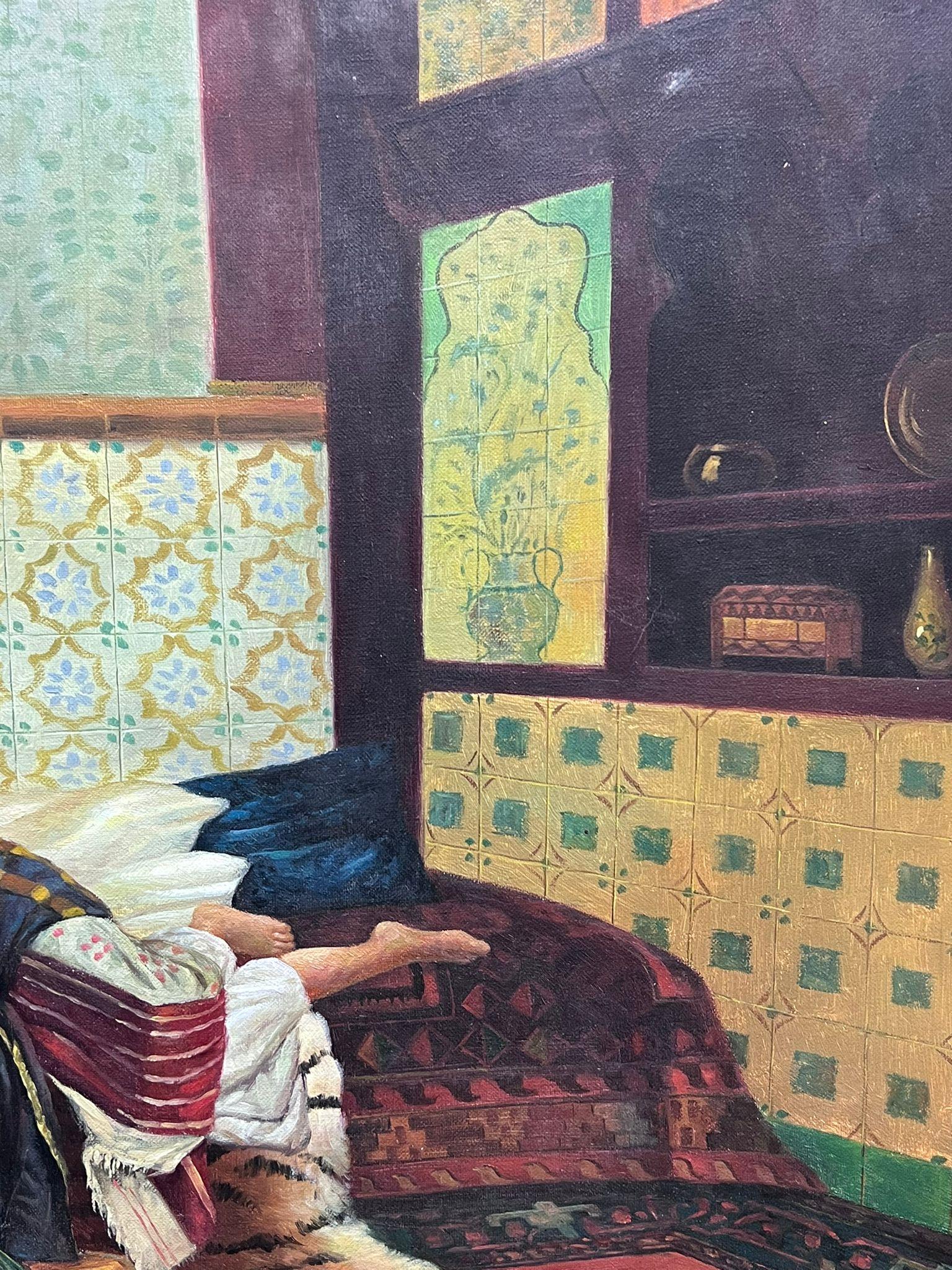 Peinture à l'huile orientaliste française d'Afrique du Nord, intérieur d'un harem, deux femmes en vente 2