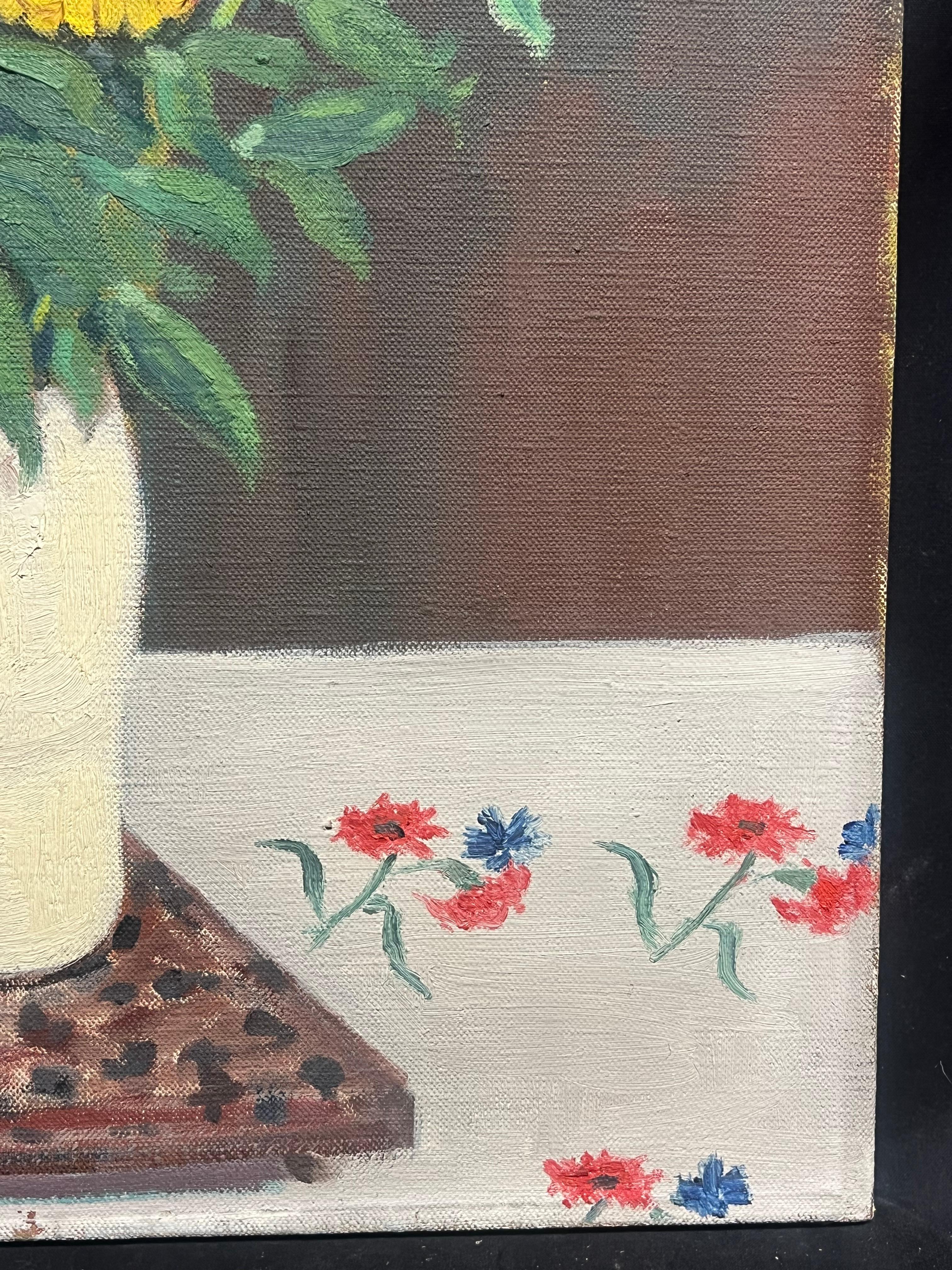 Pintura al óleo francesa de mediados del siglo XX Bodegón de flores en habitación interior en venta 1