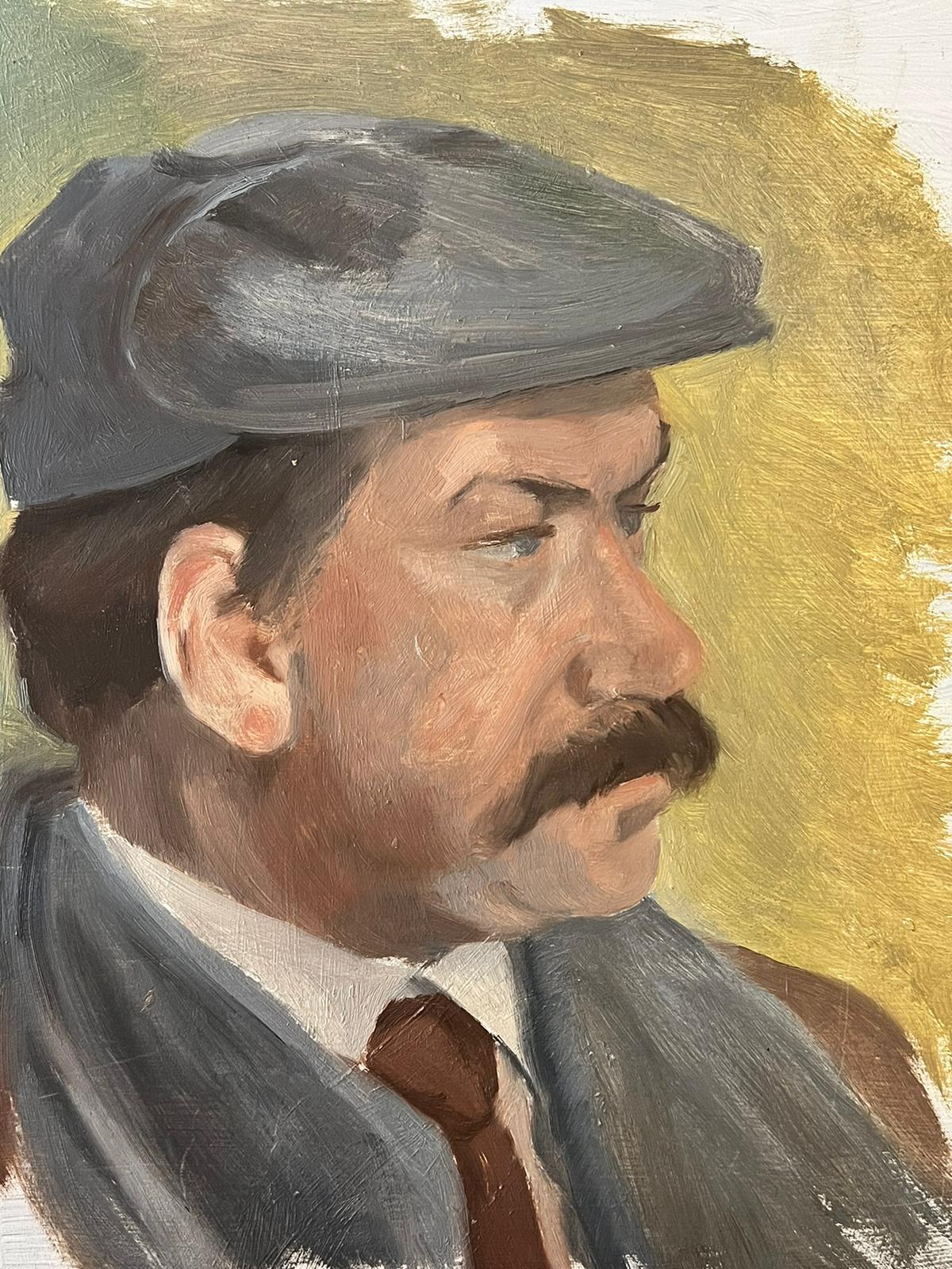 Peinture française du milieu du 20e siècle Portrait d'un homme moustachu coiffé d'une casquette plate en vente 1