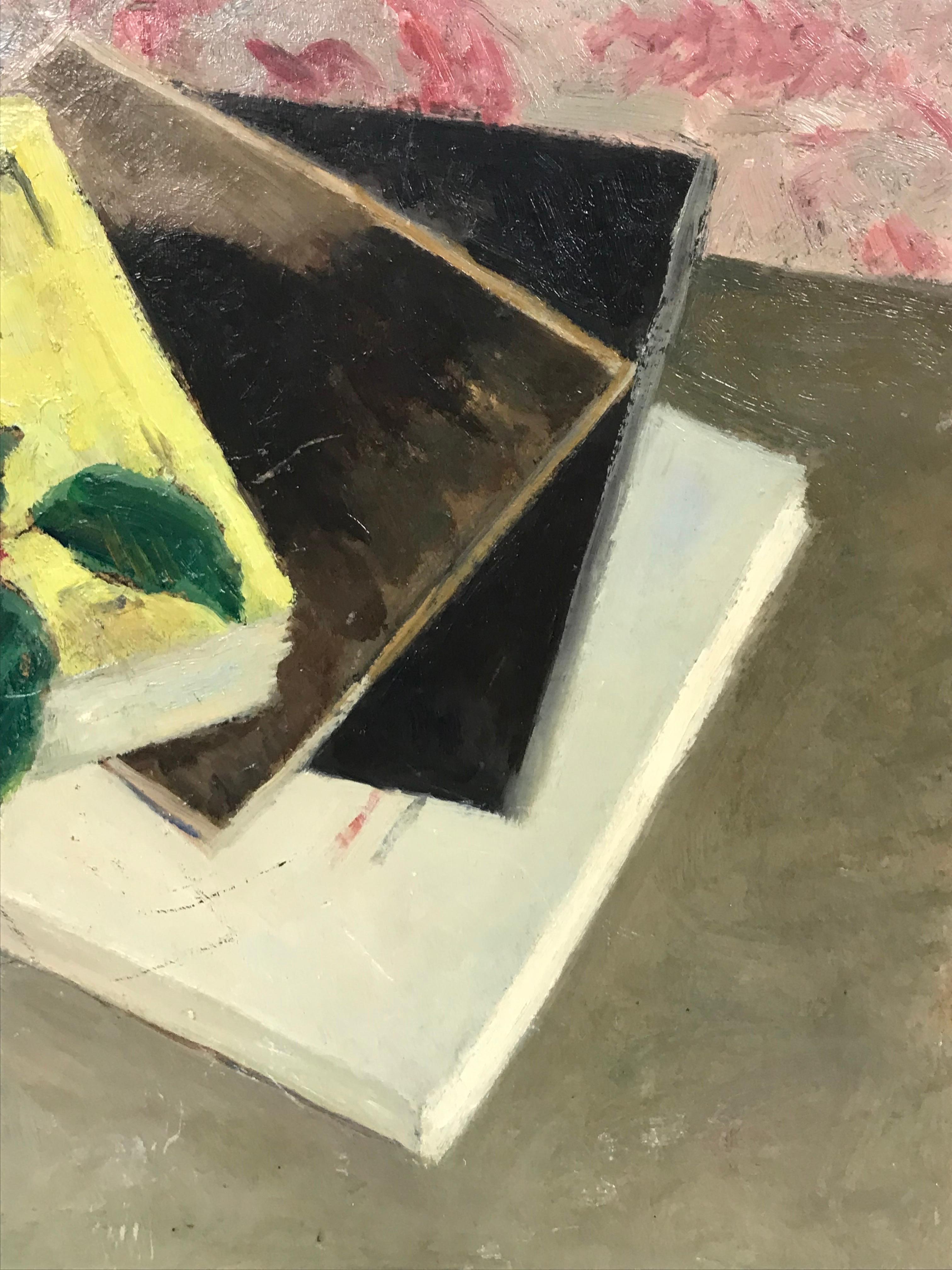 Vintage Mid 20th Century French Signed Pintura al óleo Rosas rosas en jarrón y libros - Painting Impresionista de French School