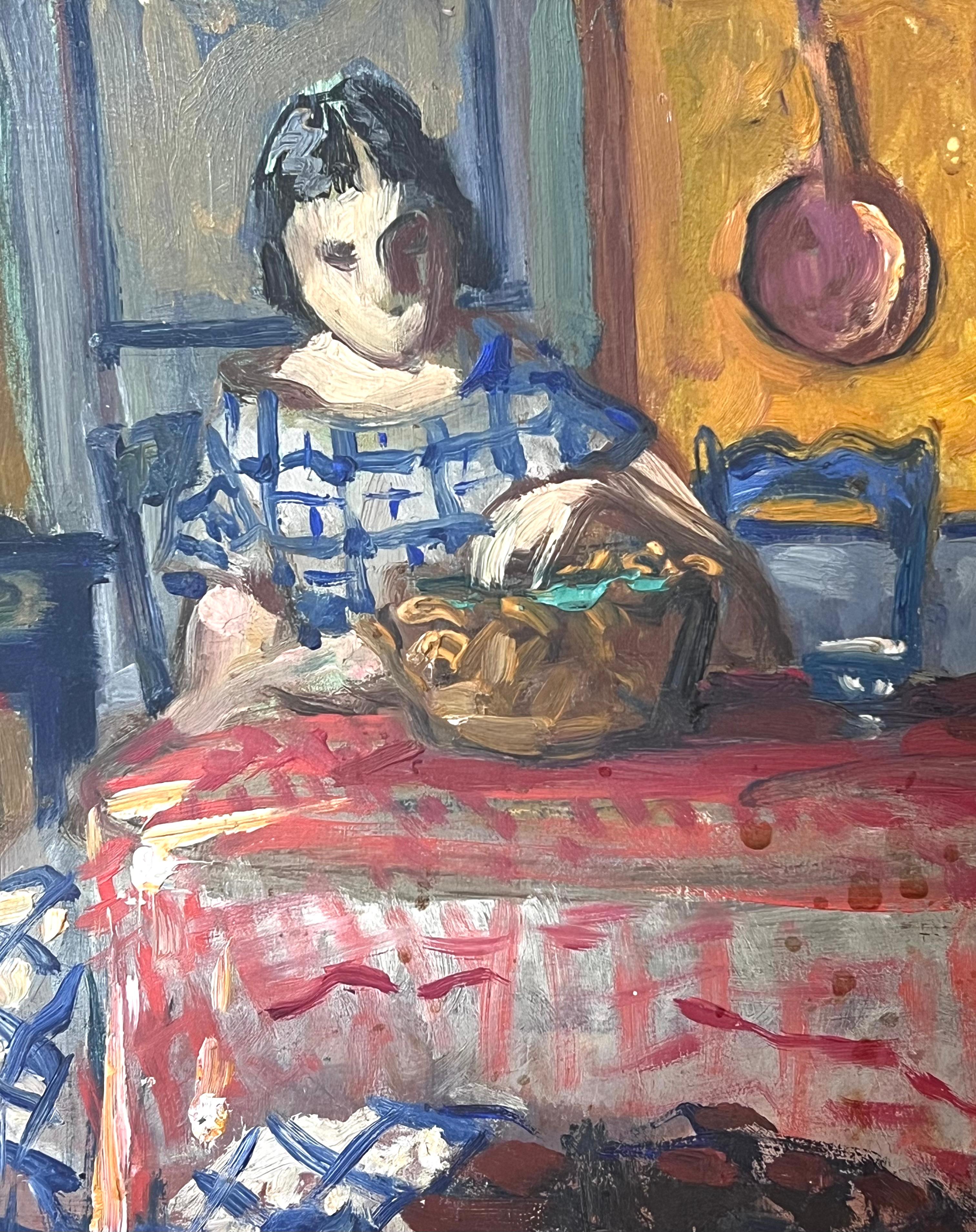 Olio francese post-impressionista del 1930 Donna seduta Tavolo da cucina Interno cassettiera - Figurative Painting Grigio di French School