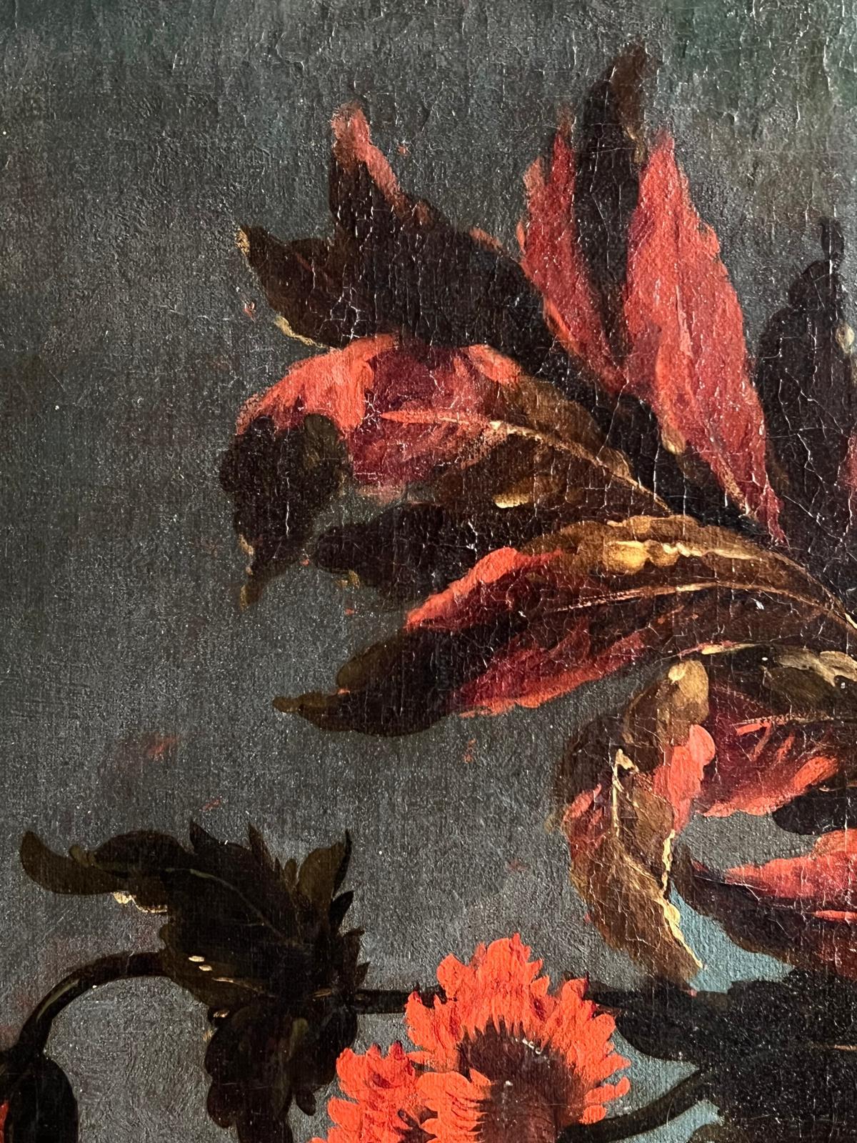 Siglo XVIII Enorme bodegón floral Pintura al óleo que representa un ramo Urna adornada en venta 4