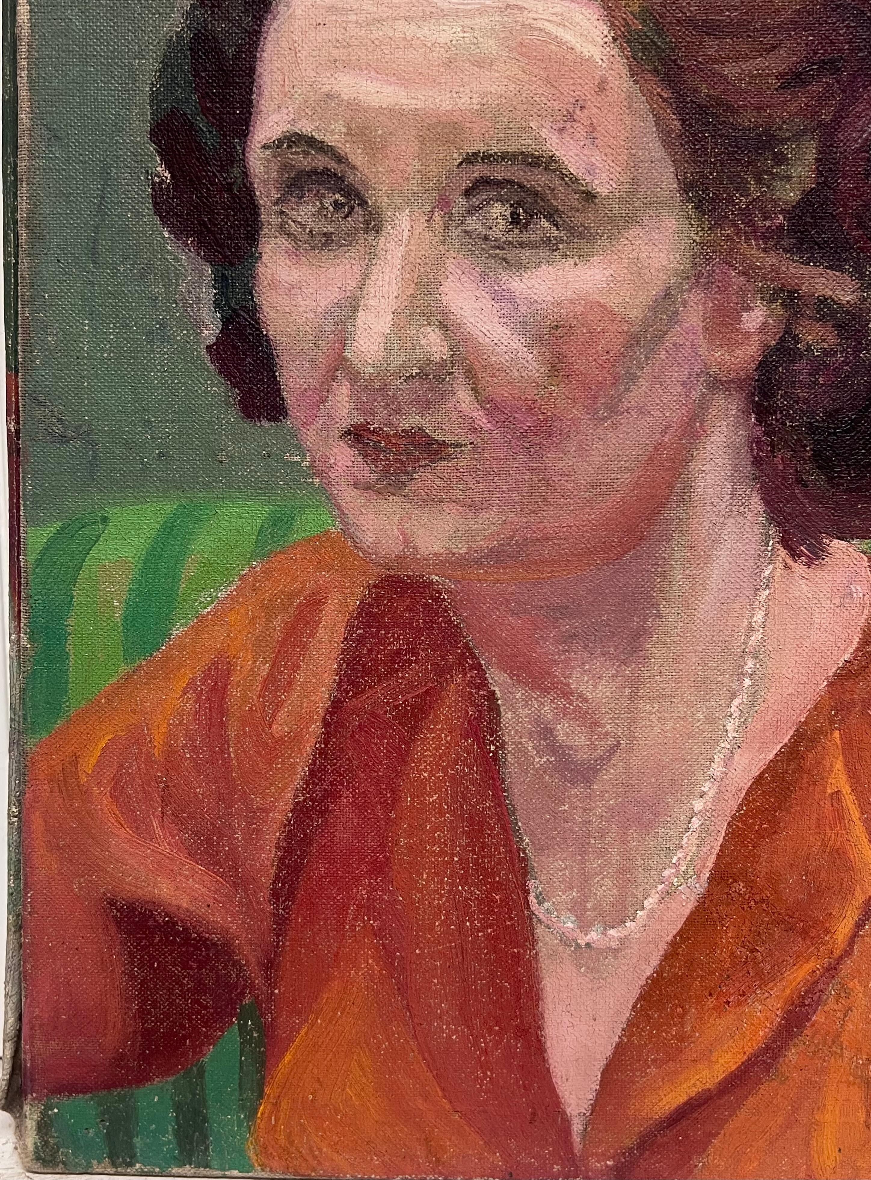 Peinture à l'huile ancienne française signée Portrait de tête et d'épaules d'une femme en rouge - Painting de French School