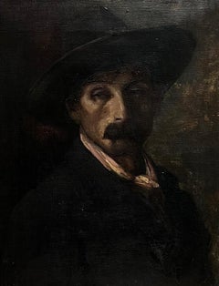 Ritratto del 1930 di un gentiluomo francese di carattere che indossa cappello e baffi neri