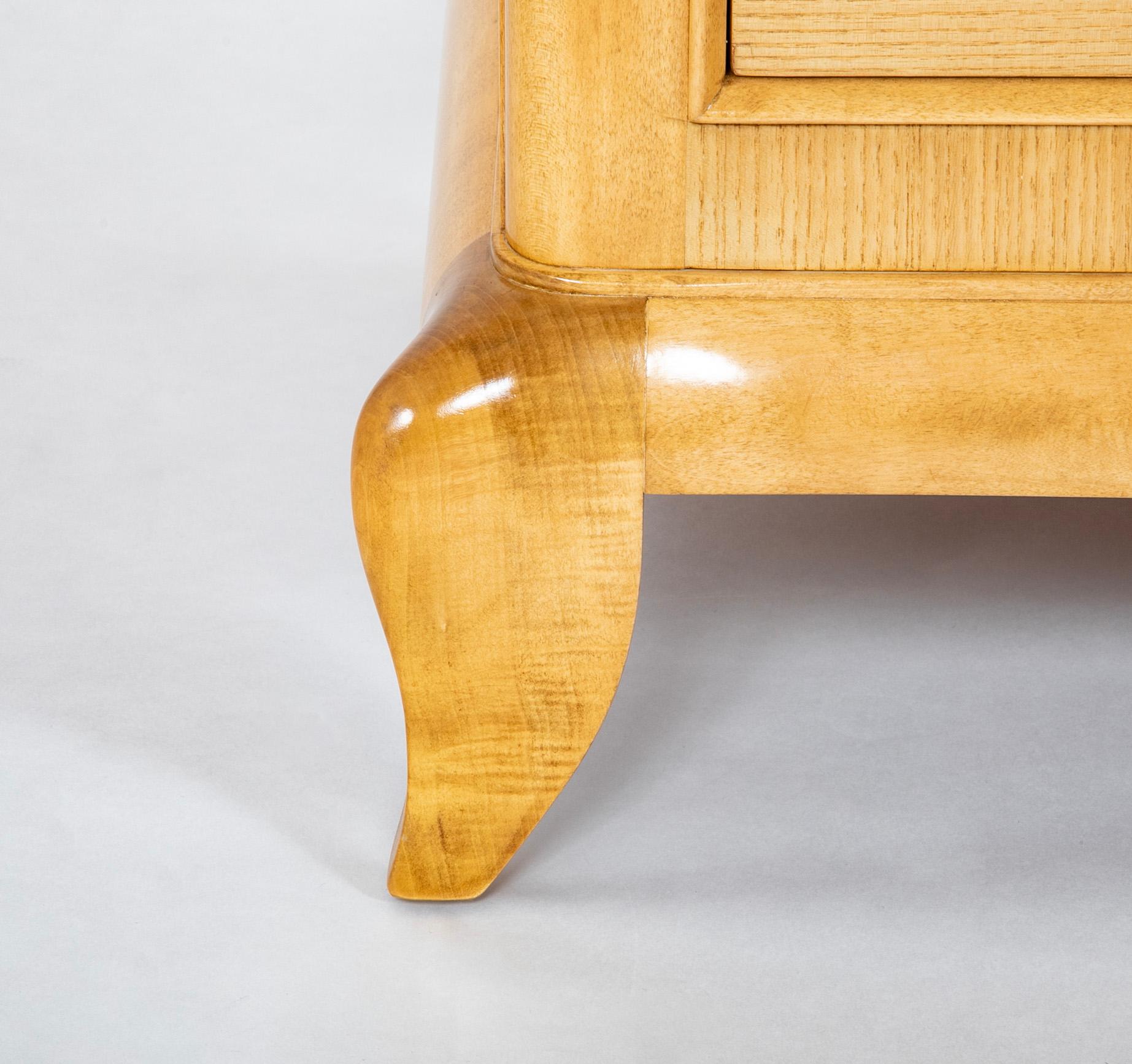 Crédence d'Arbus française en bois clair avec médaillon Adam et Ève en vente 6