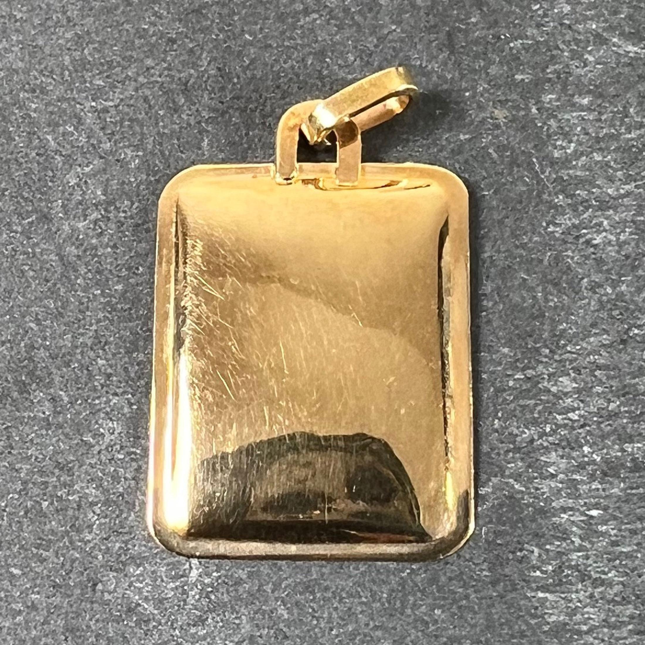 French Scorpio Starsign Zodiac 18K Yellow Gold Charm Medal Pendant In Good Condition For Sale In London, GB