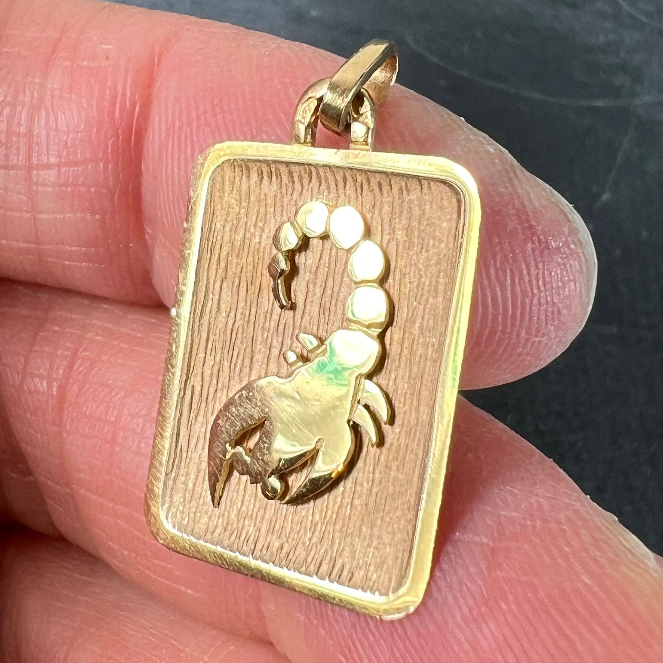 French Scorpio Starsign Zodiac 18K Yellow Gold Charm Medal Pendant For Sale 2