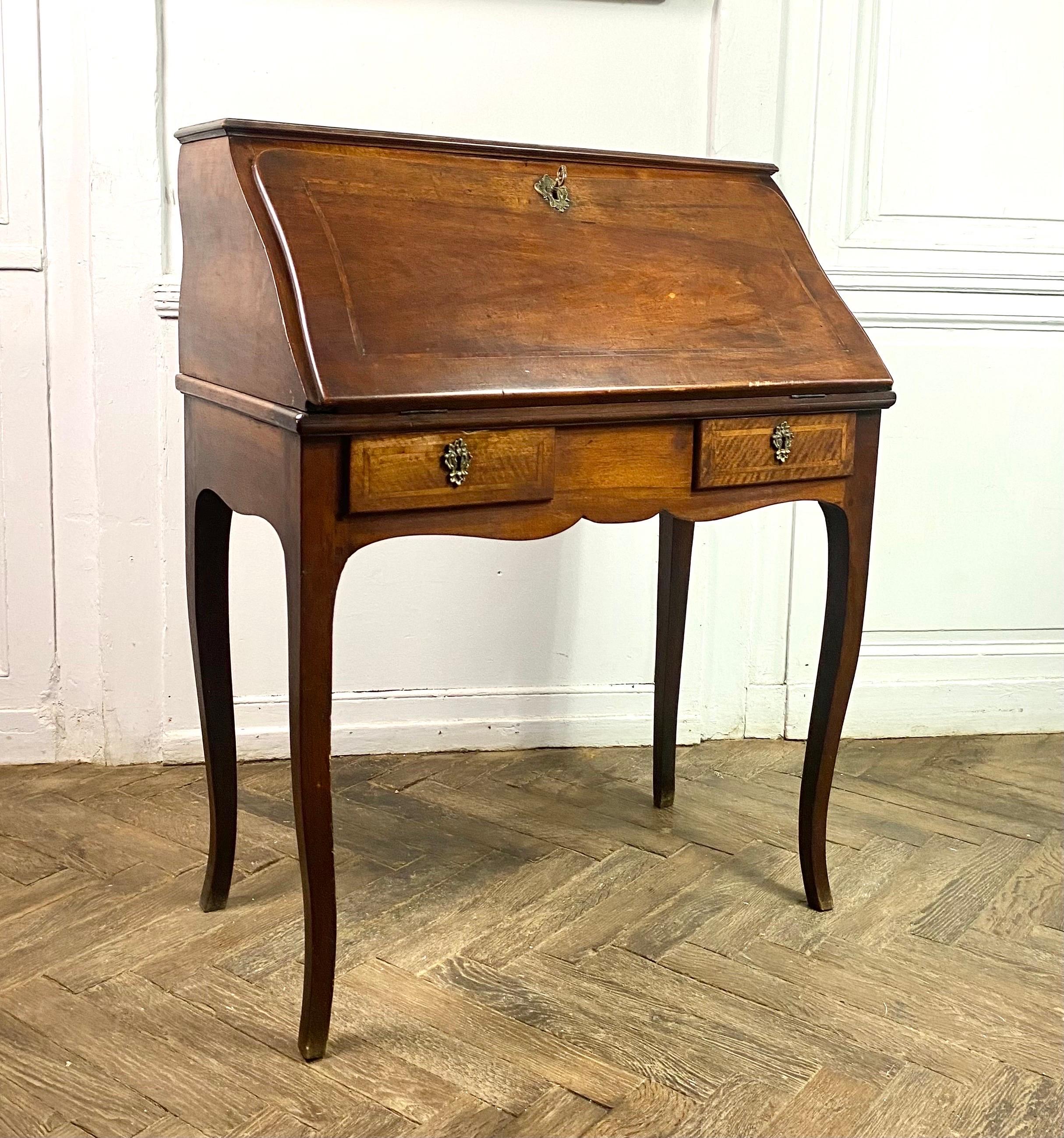 French Scriban desk, Donkey desk, Secretary -Louis XV Period - France 18th  In Good Condition For Sale In Beuzevillette, FR