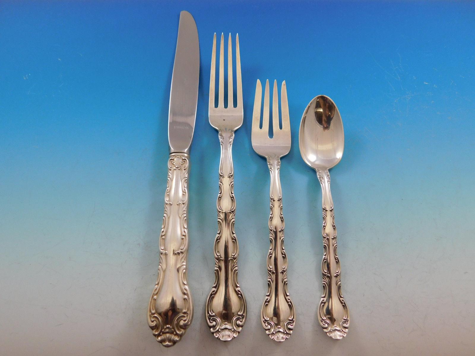 Dinner size French scroll by Alvin sterling silver flatware set, 36 pieces. Great starter set! This set includes:

Six dinner size knives, 9 5/8