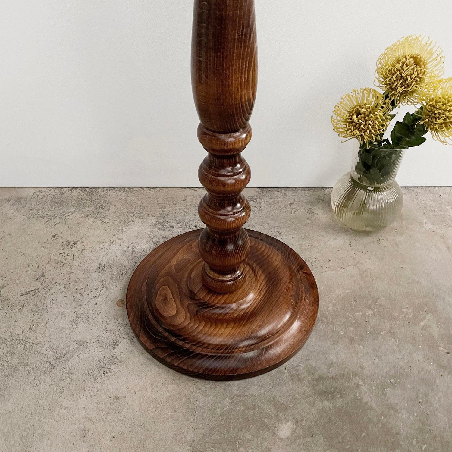 Französischer Cocktailtisch aus geformtem Holz im Angebot 11