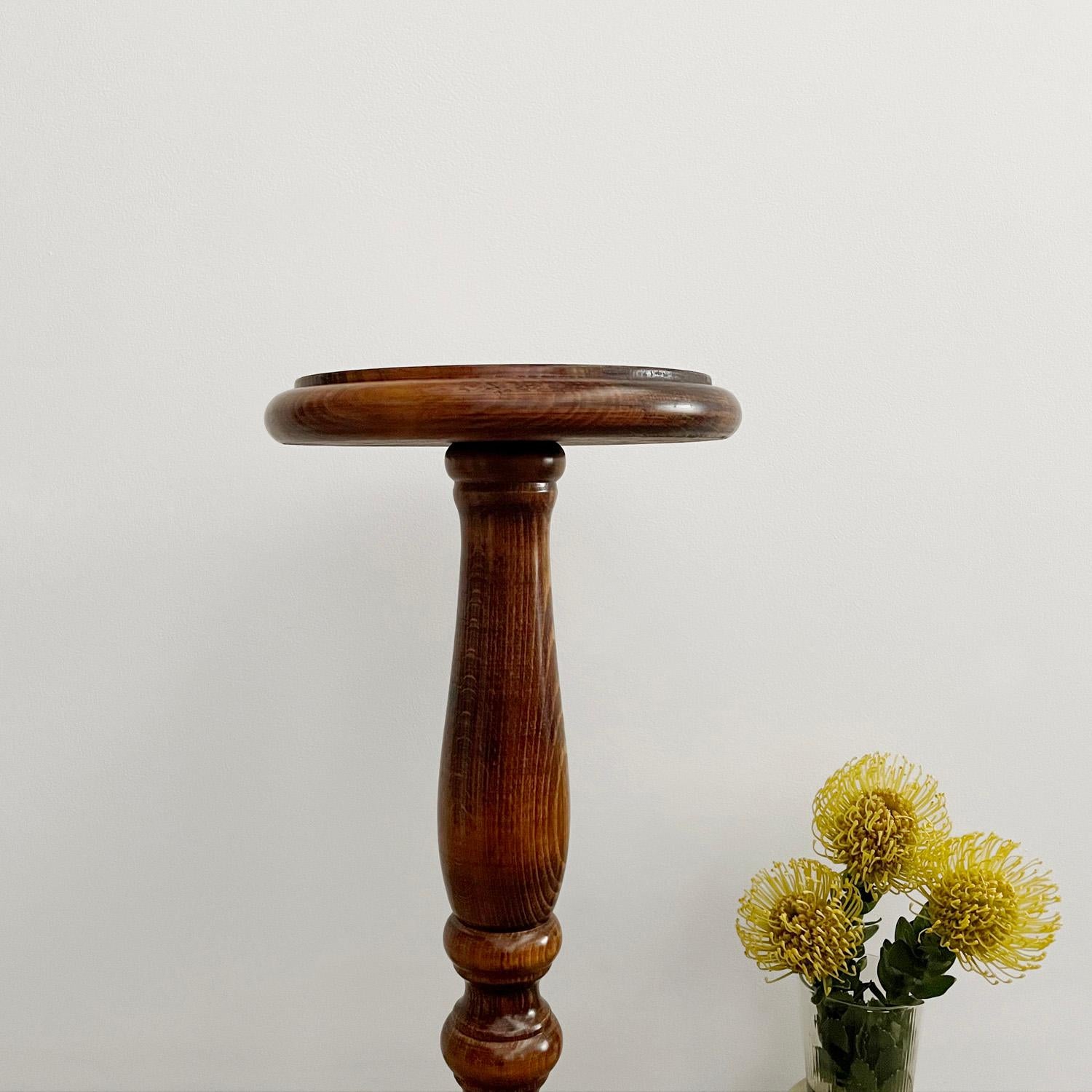 French Sculpted Wood Cocktail Table For Sale 1