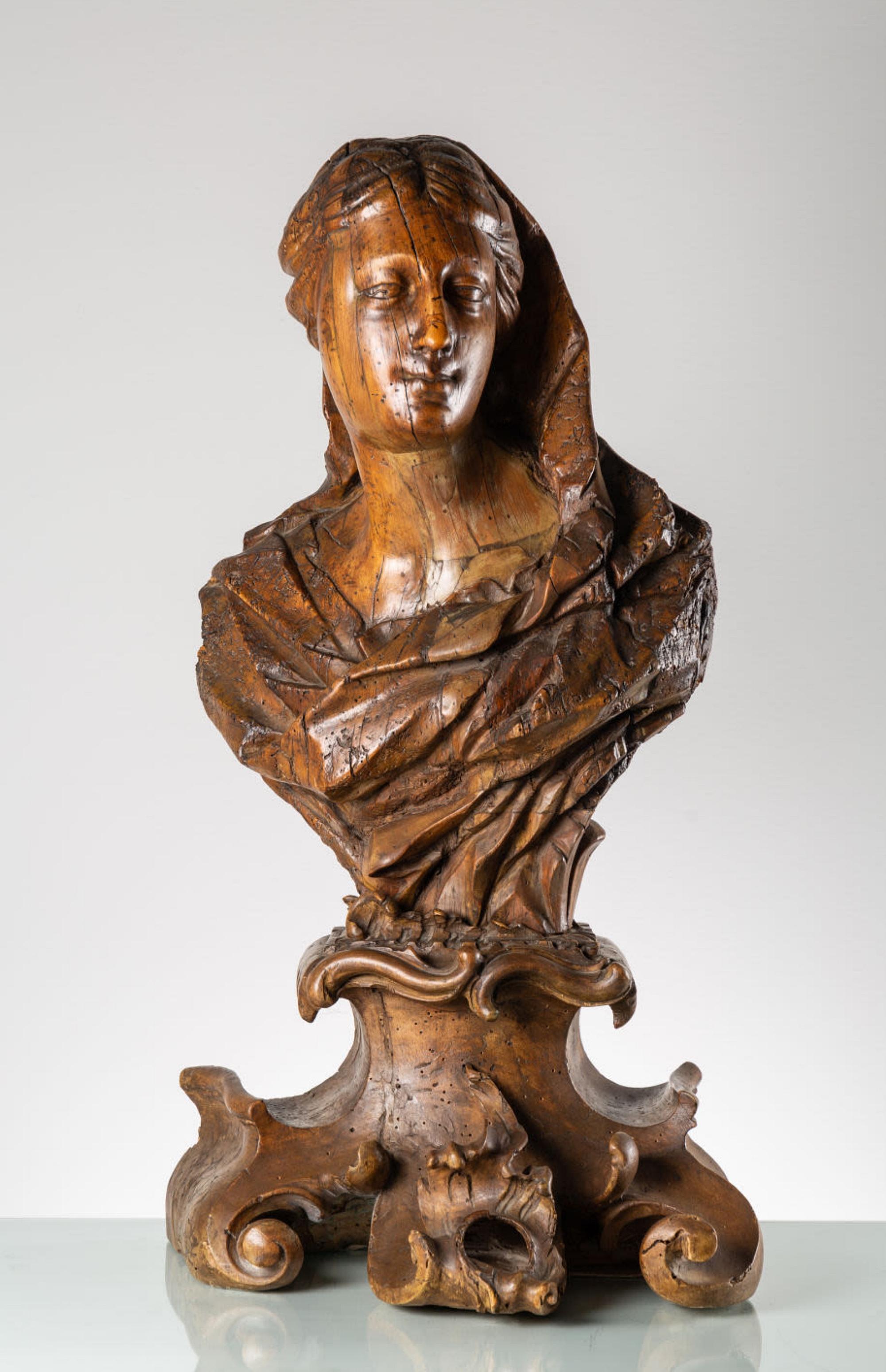 FRENCH SculPTOR 17TH CENTURY, Skulptur „Saint Mary Magdalene“ (Handgefertigt) im Angebot
