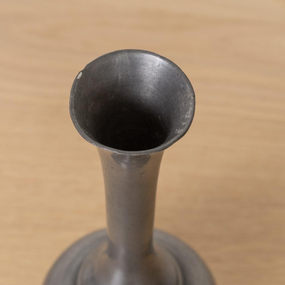 Jarrón de capullos escultórico francés en venta 2