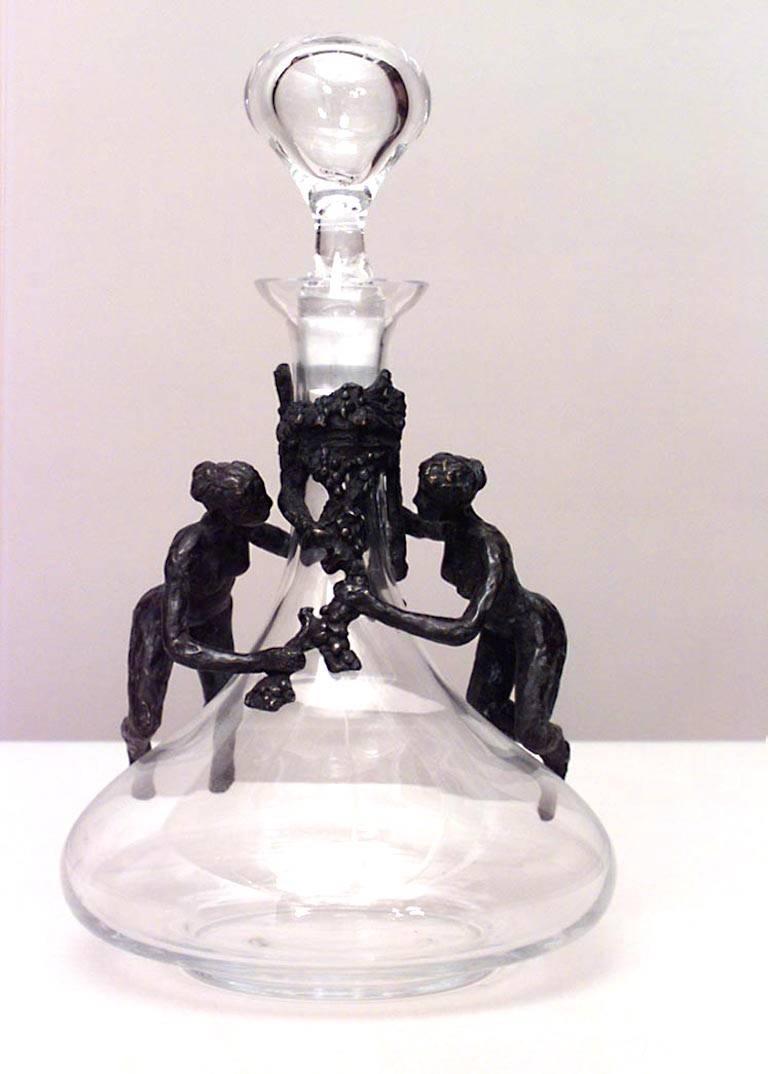 Postmoderne 2 carafes à décanter françaises en cristal avec figures en bronze en vente