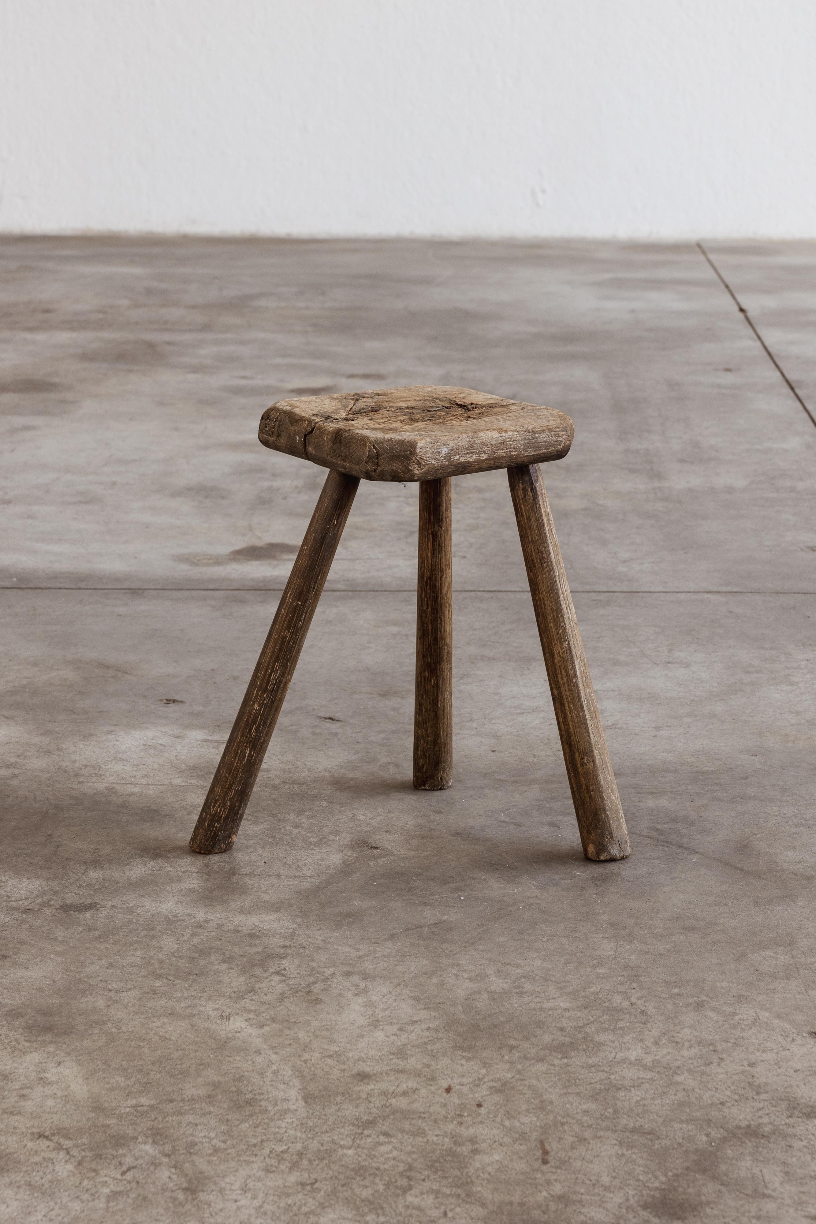 French Sculptural Primitive Stools, 1960, Set of 5 in vendita 12