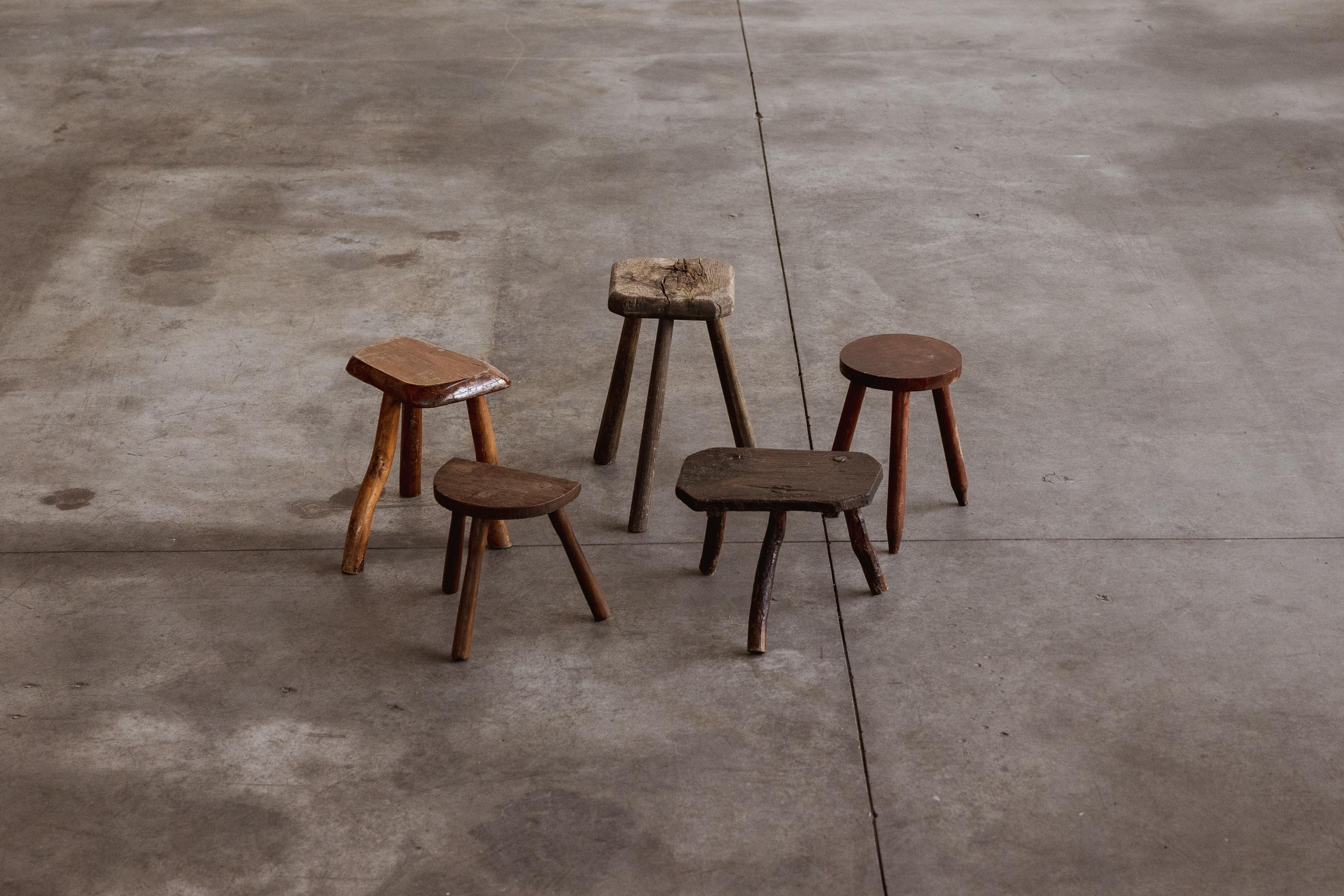 French Sculptural Primitive Stools, 1960, Set of 5 in vendita 13