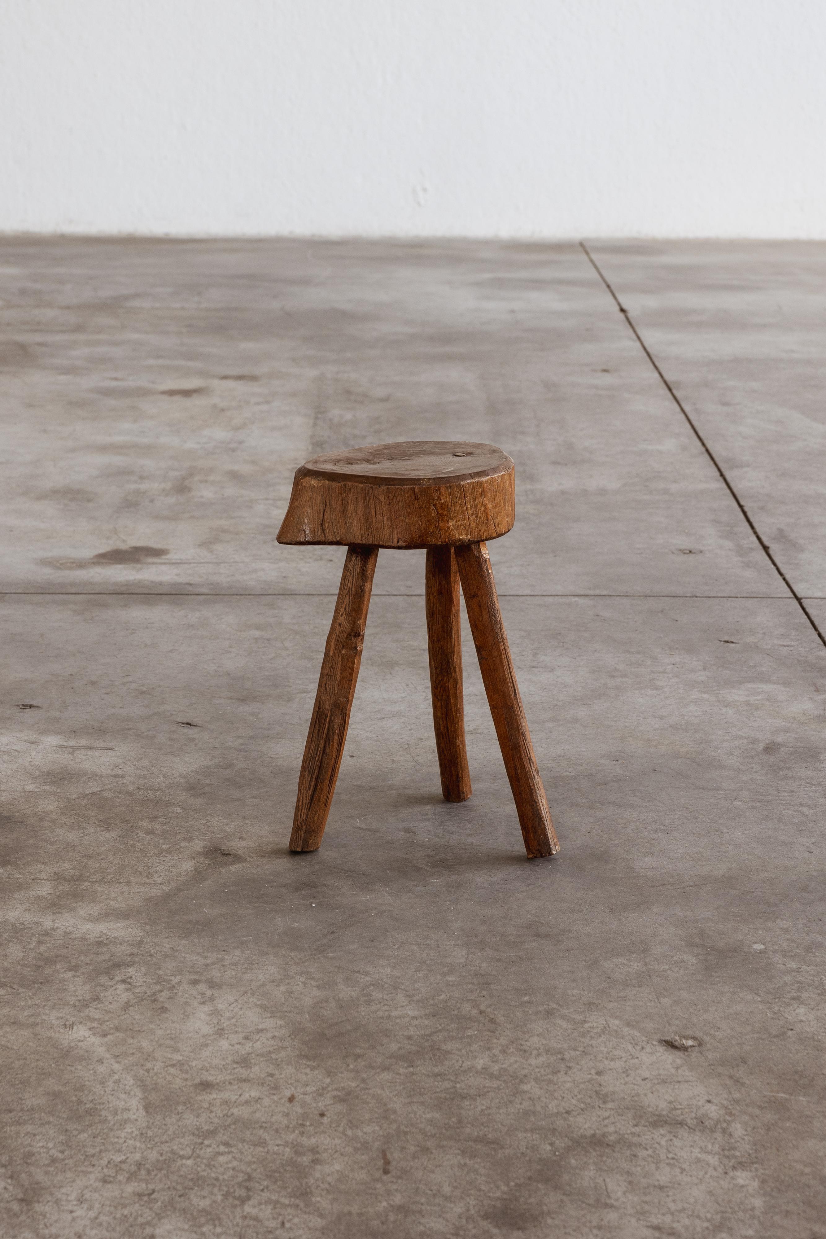 French Sculptural Primitive Stools, 1960, Set of 5 in vendita 1