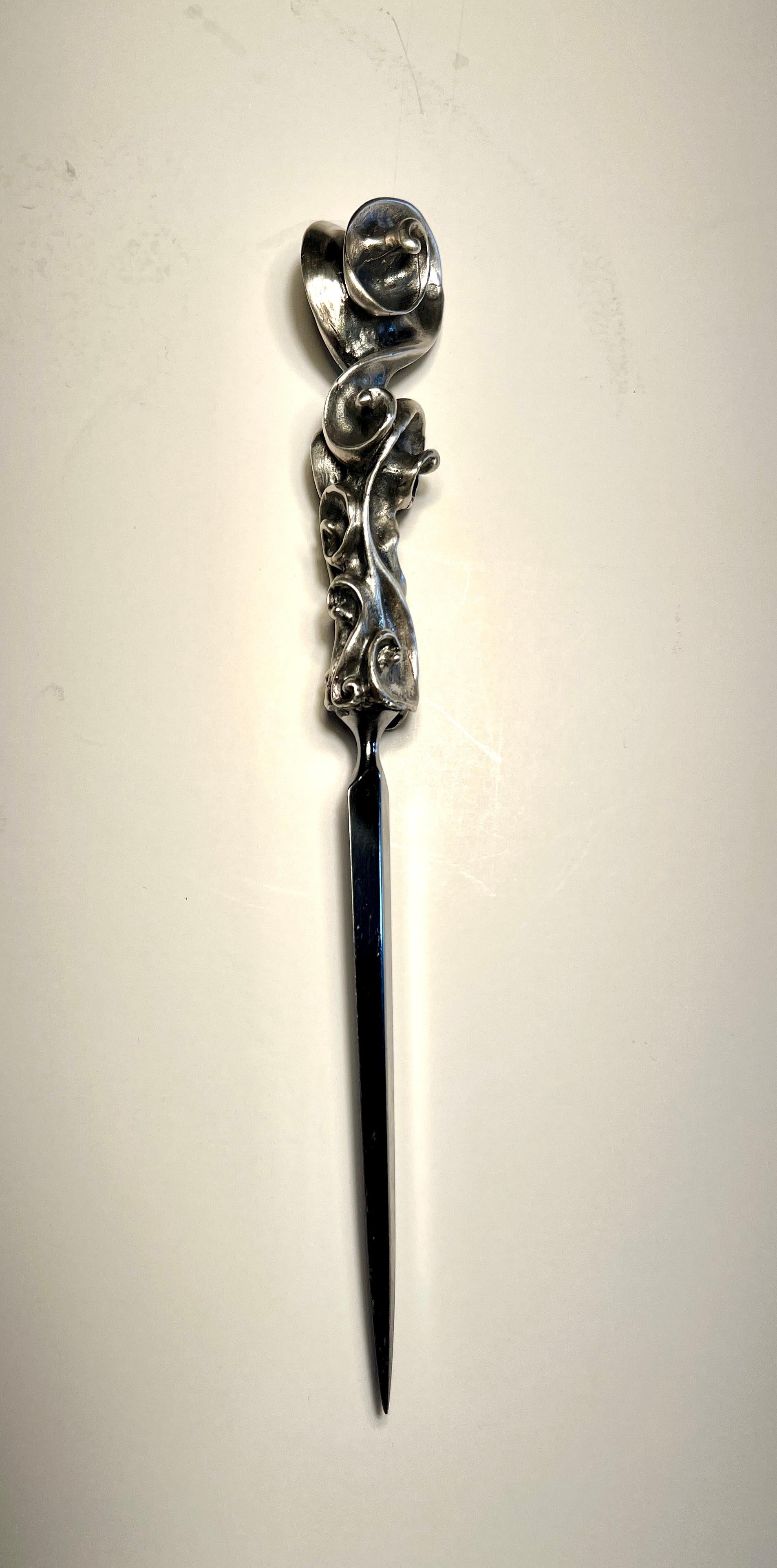 Französischer skulpturaler Brieföffner aus Silber (20. Jahrhundert) im Angebot