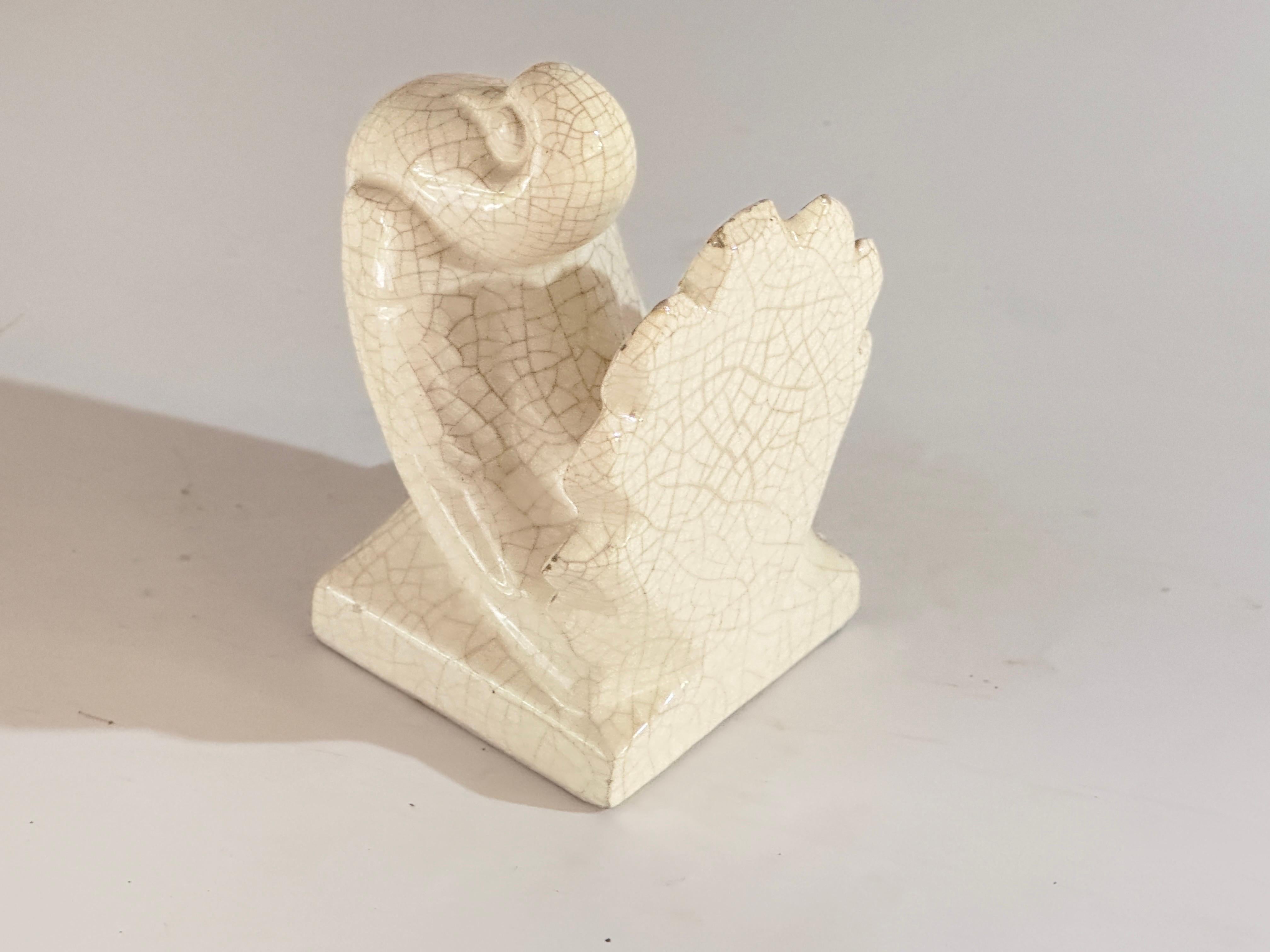 French sculpture of a pigeon in  Cracked Ceramic circa 1960 France White Color For Sale 1