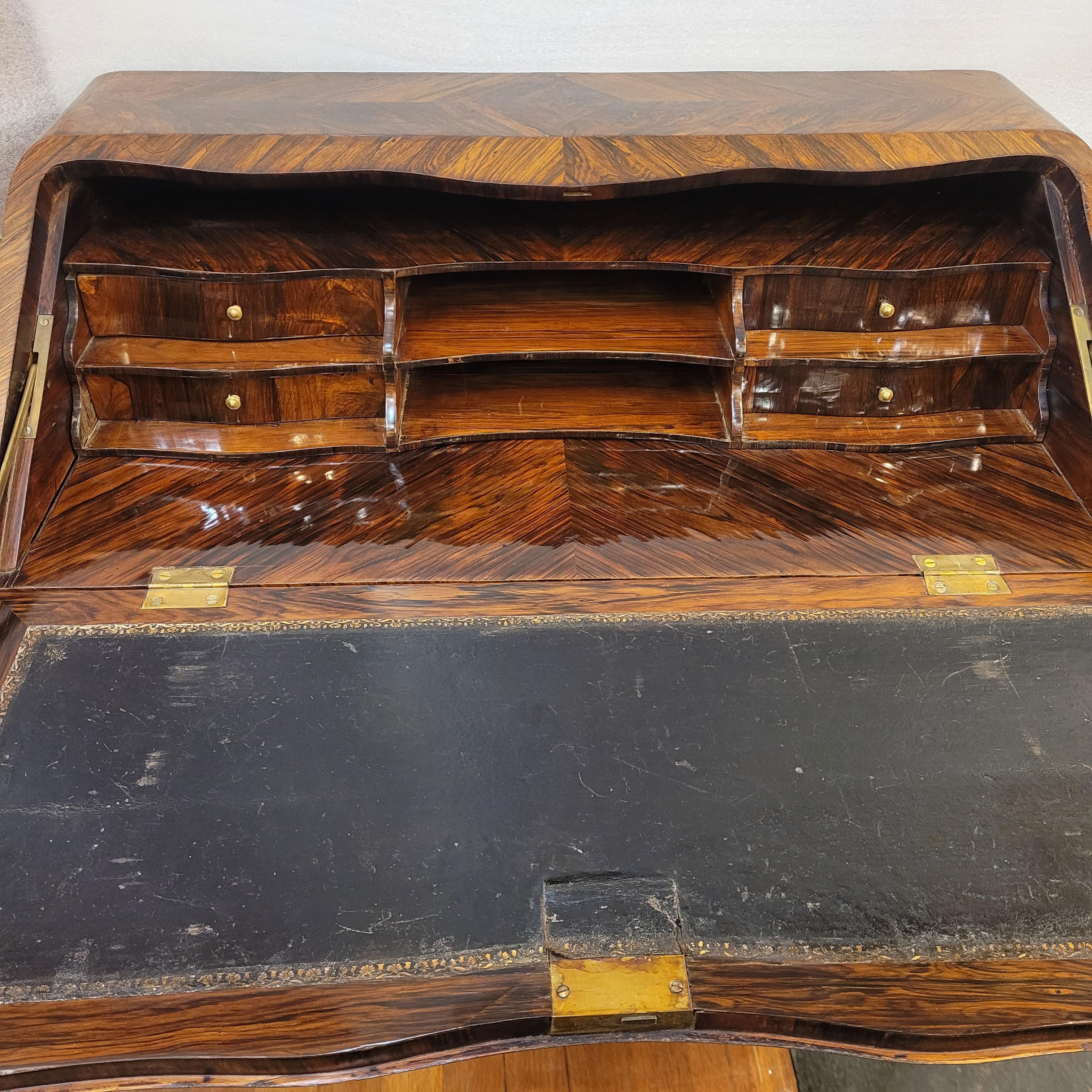 French Secretaire , Bureau à pente / d’âne  Louis XV For Sale 6
