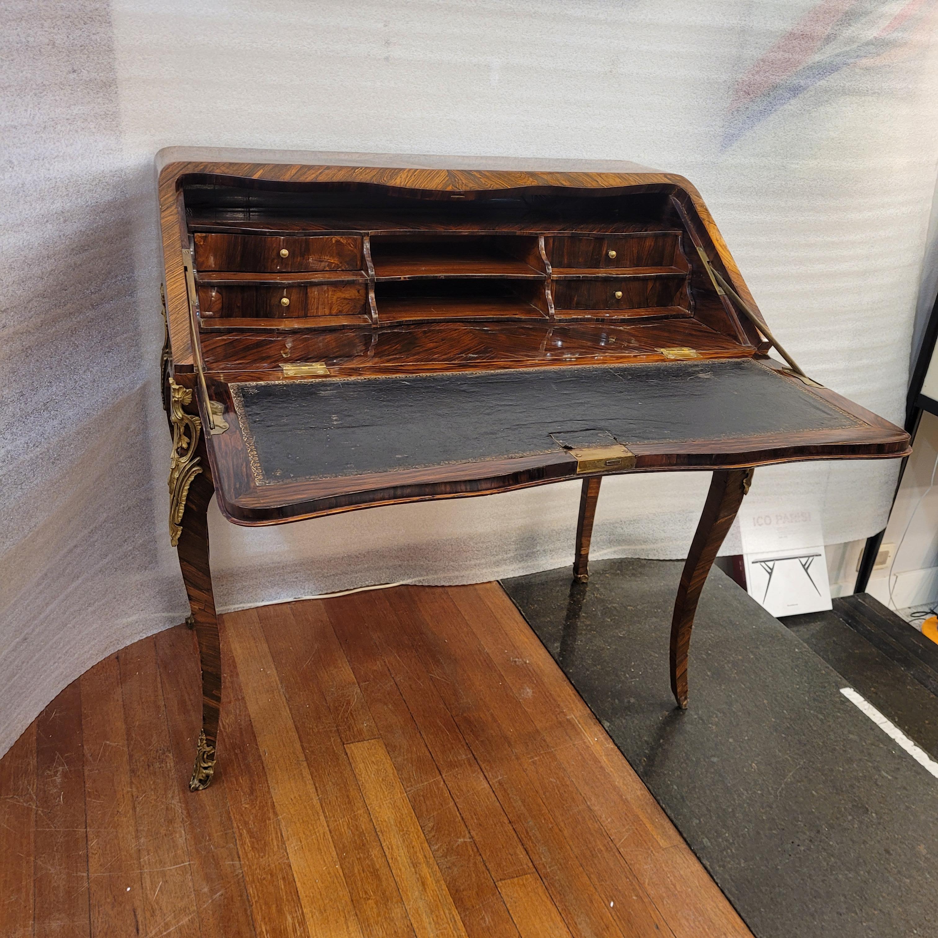 French Secretaire , Bureau à pente / d’âne  Louis XV For Sale 8