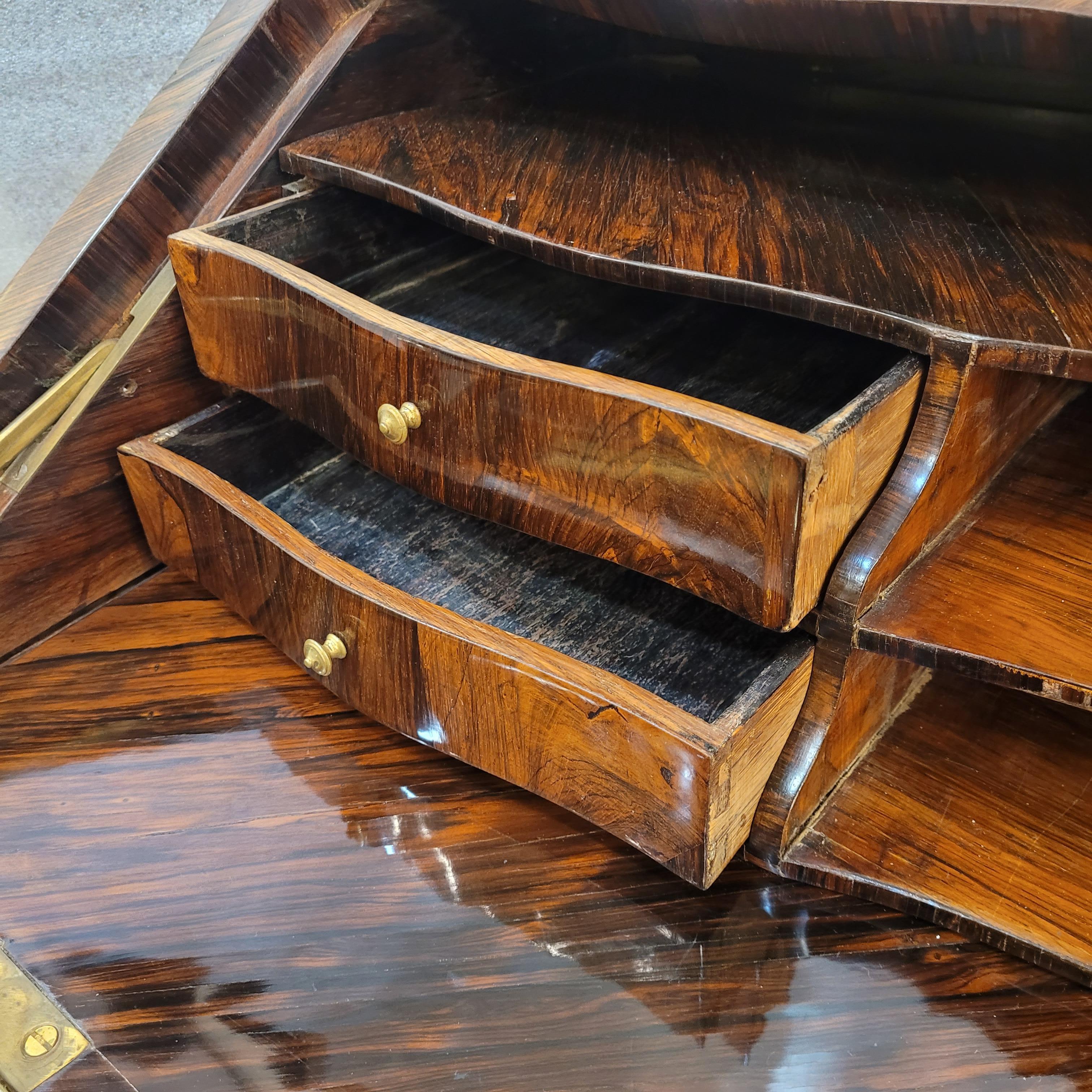 French Secretaire , Bureau à pente / d’âne  Louis XV For Sale 9