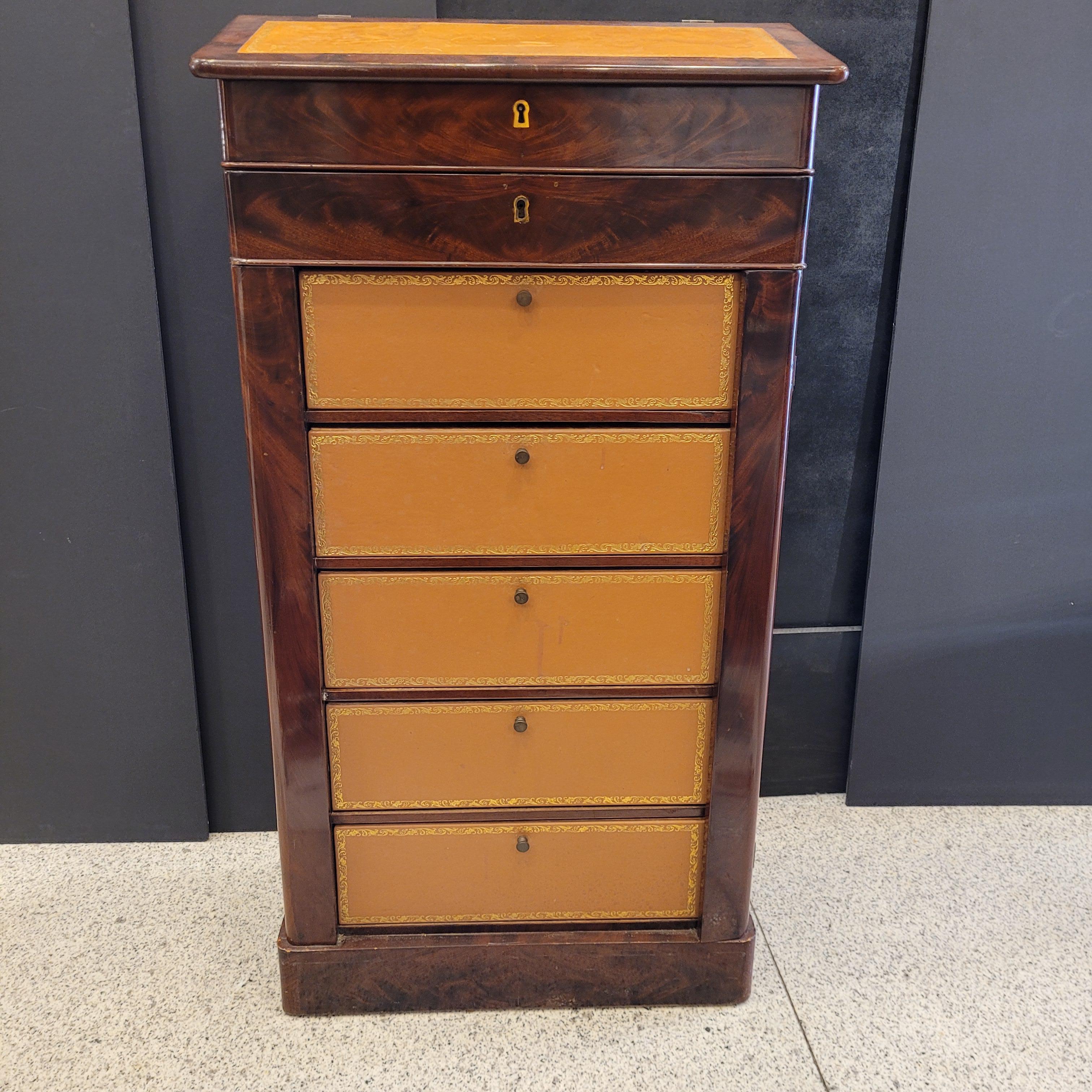 French Secretaire Cartonnier, Transition , wood leather In Good Condition For Sale In Valladolid, ES