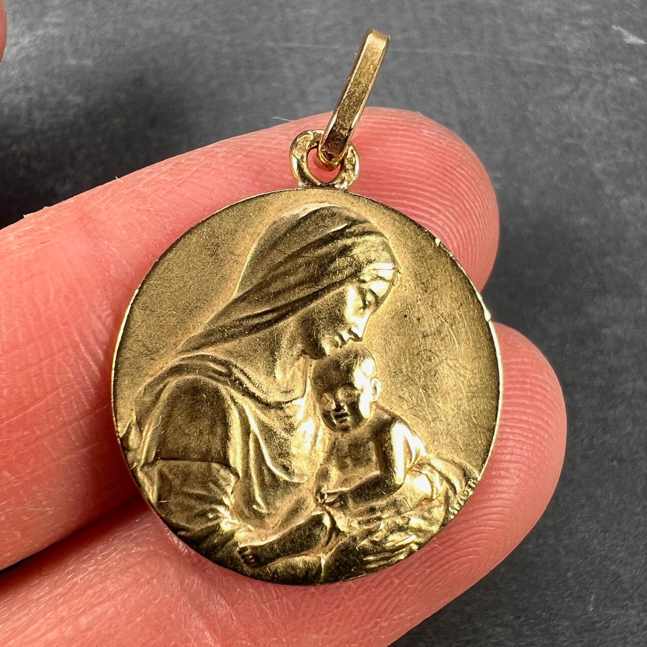 French Sellier Madonna and Child 18K Yellow Gold Charm Pendant  In Good Condition For Sale In London, GB