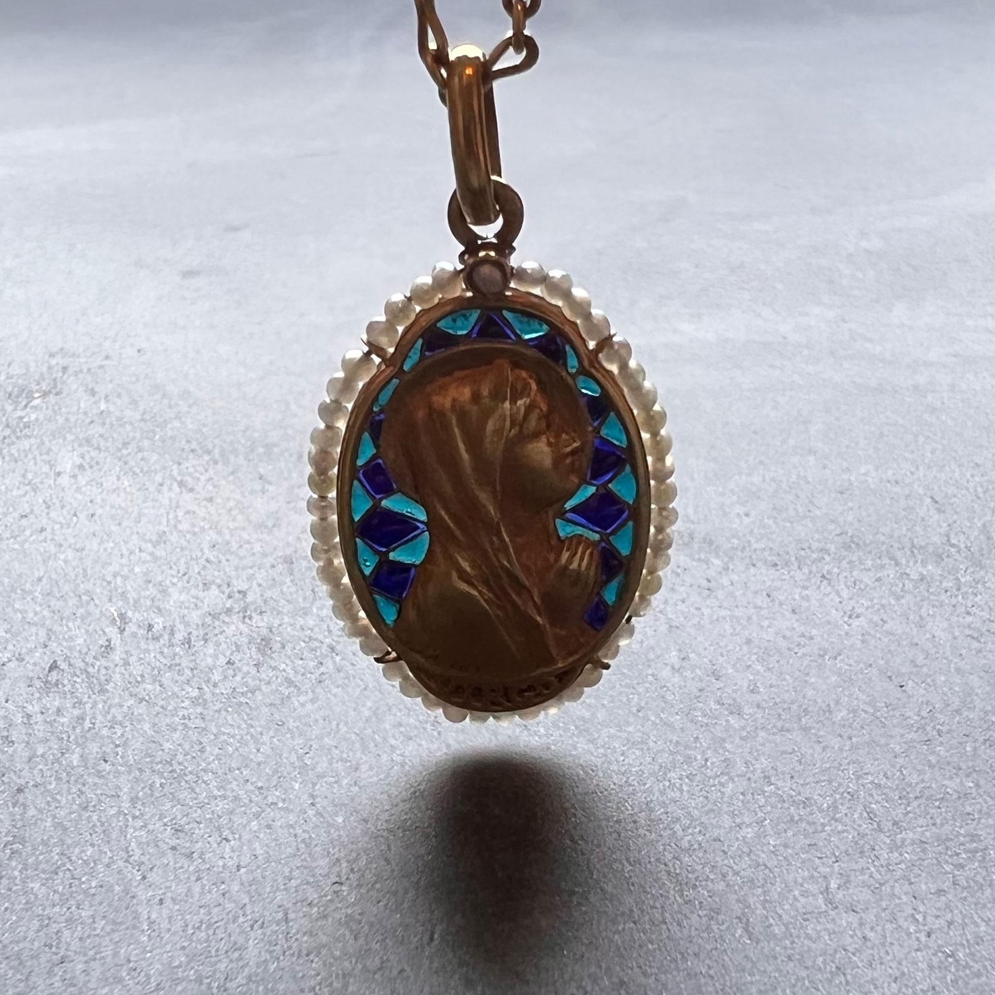 French Sellier Virgin Mary 18K Yellow Gold Enamel Pearl Pendant Necklace In Good Condition For Sale In London, GB