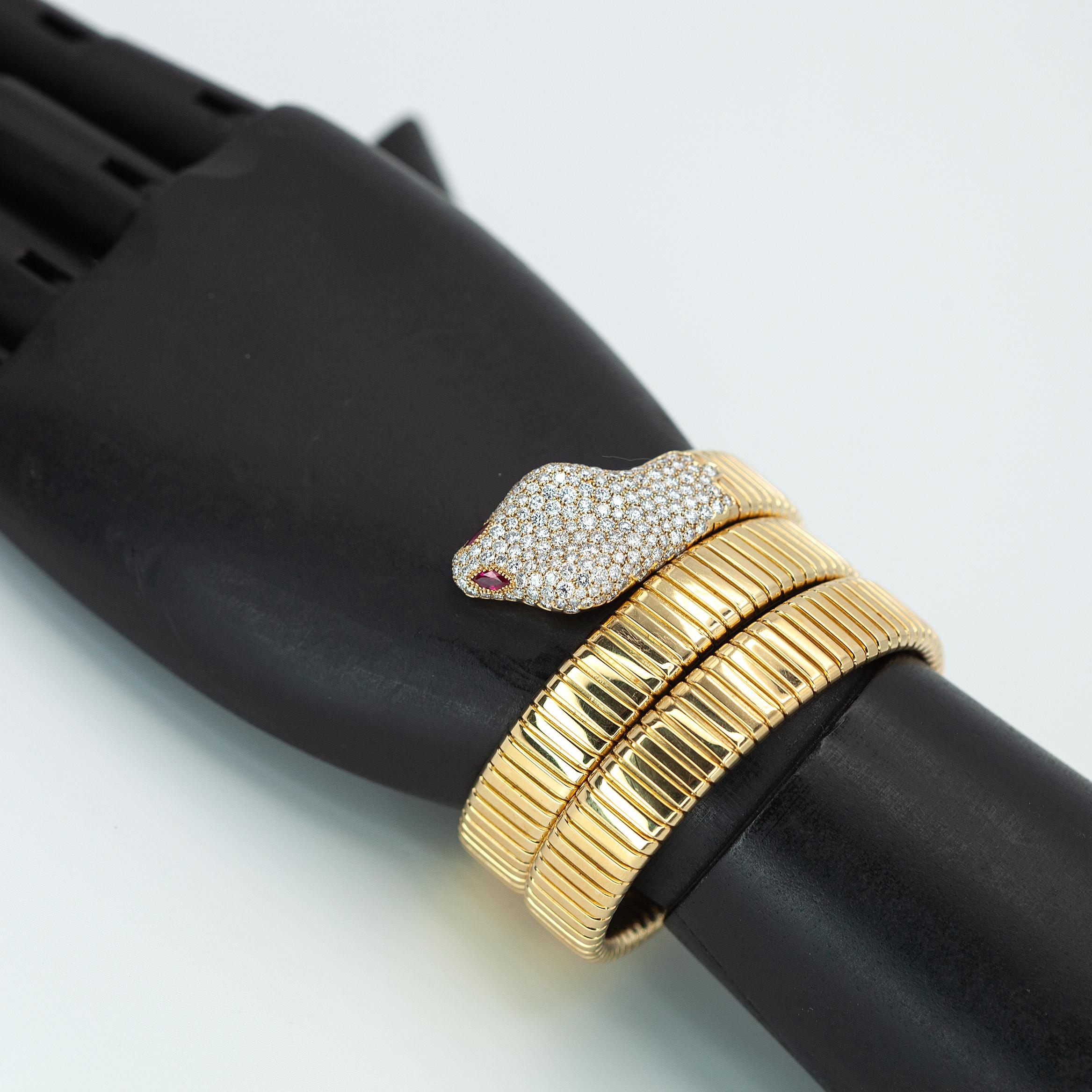 Bracciale a fascia con pavé di diamanti in oro giallo 18K in vendita 4