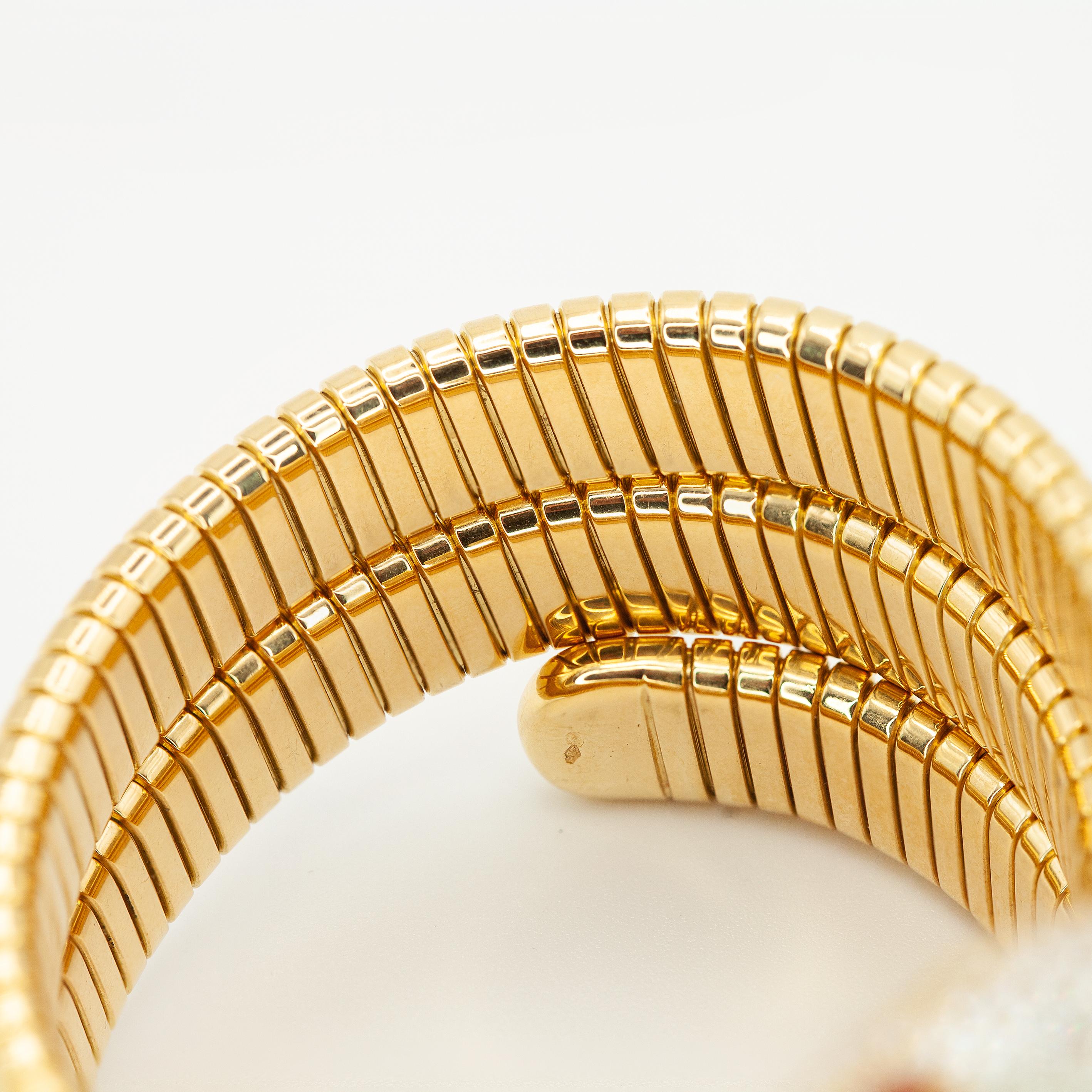 Bracciale a fascia con pavé di diamanti in oro giallo 18K in vendita 9