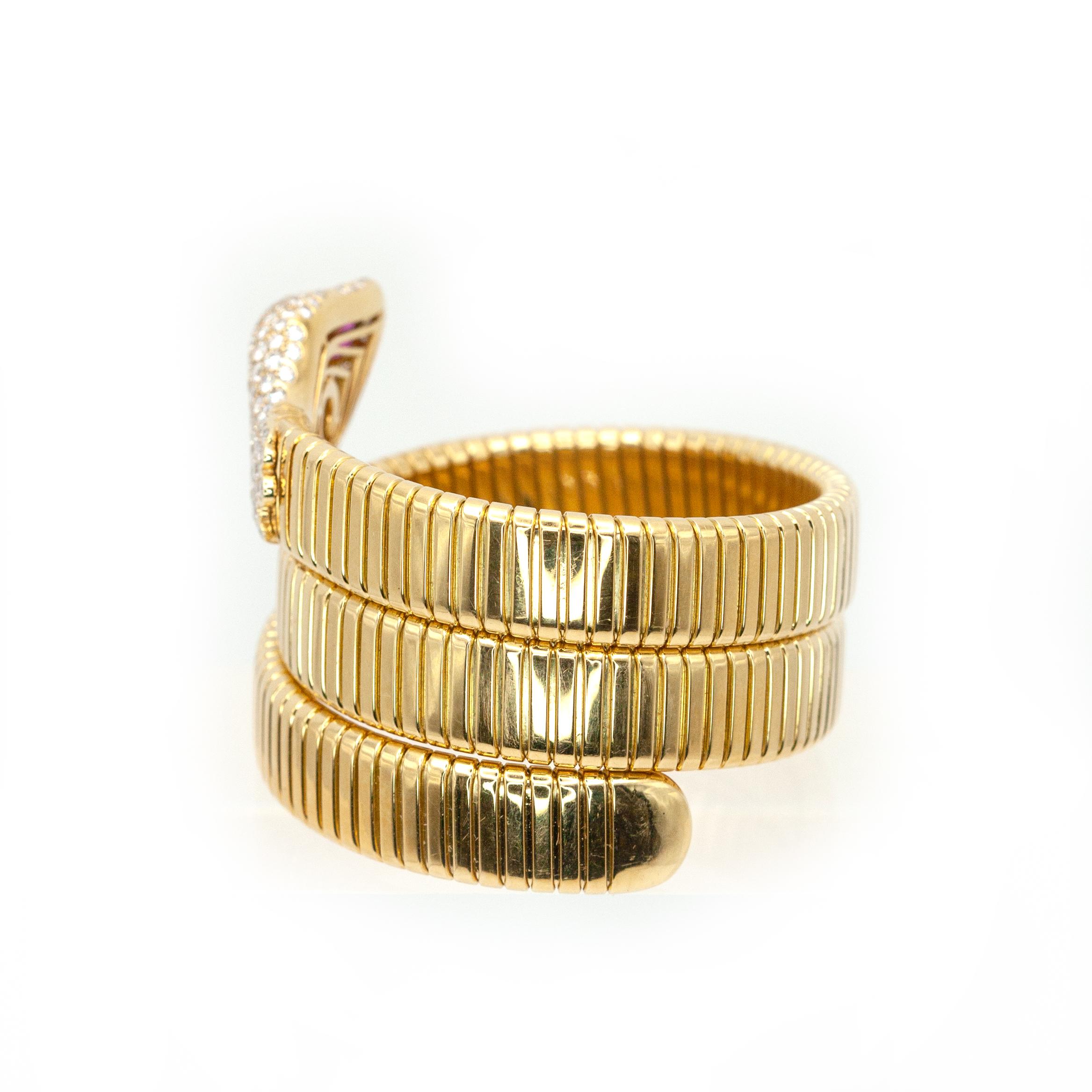 Moderno Bracciale a fascia con pavé di diamanti in oro giallo 18K in vendita