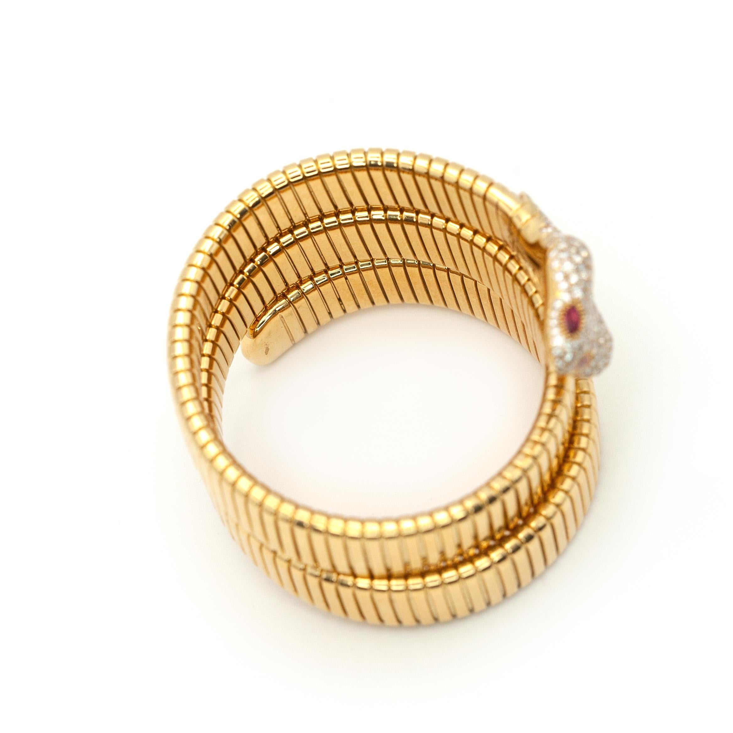 Taglio brillante Bracciale a fascia con pavé di diamanti in oro giallo 18K in vendita